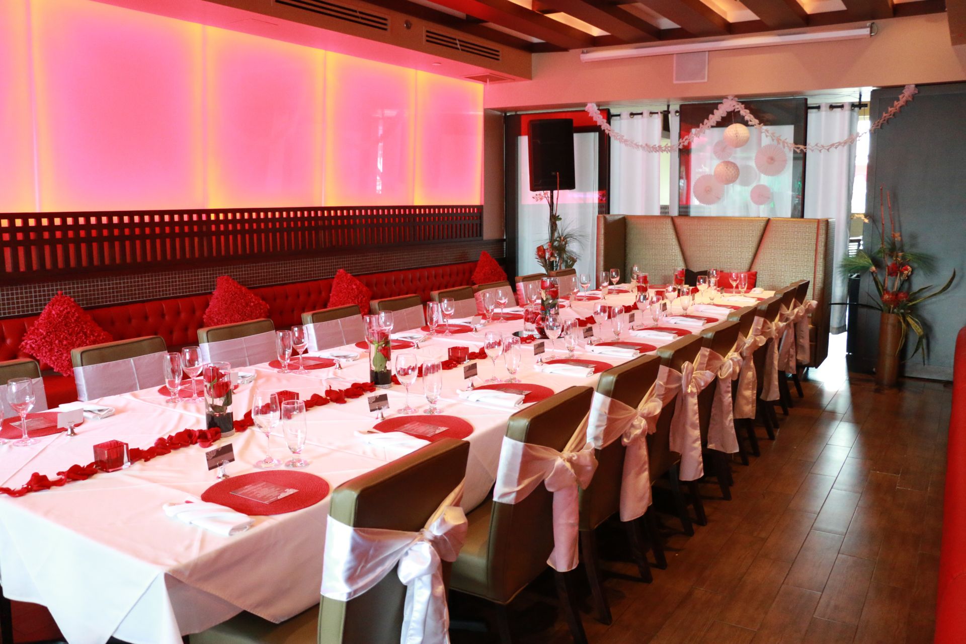 Sukhothai Lounge - Karaoké - Conférences – photo 3, Laval