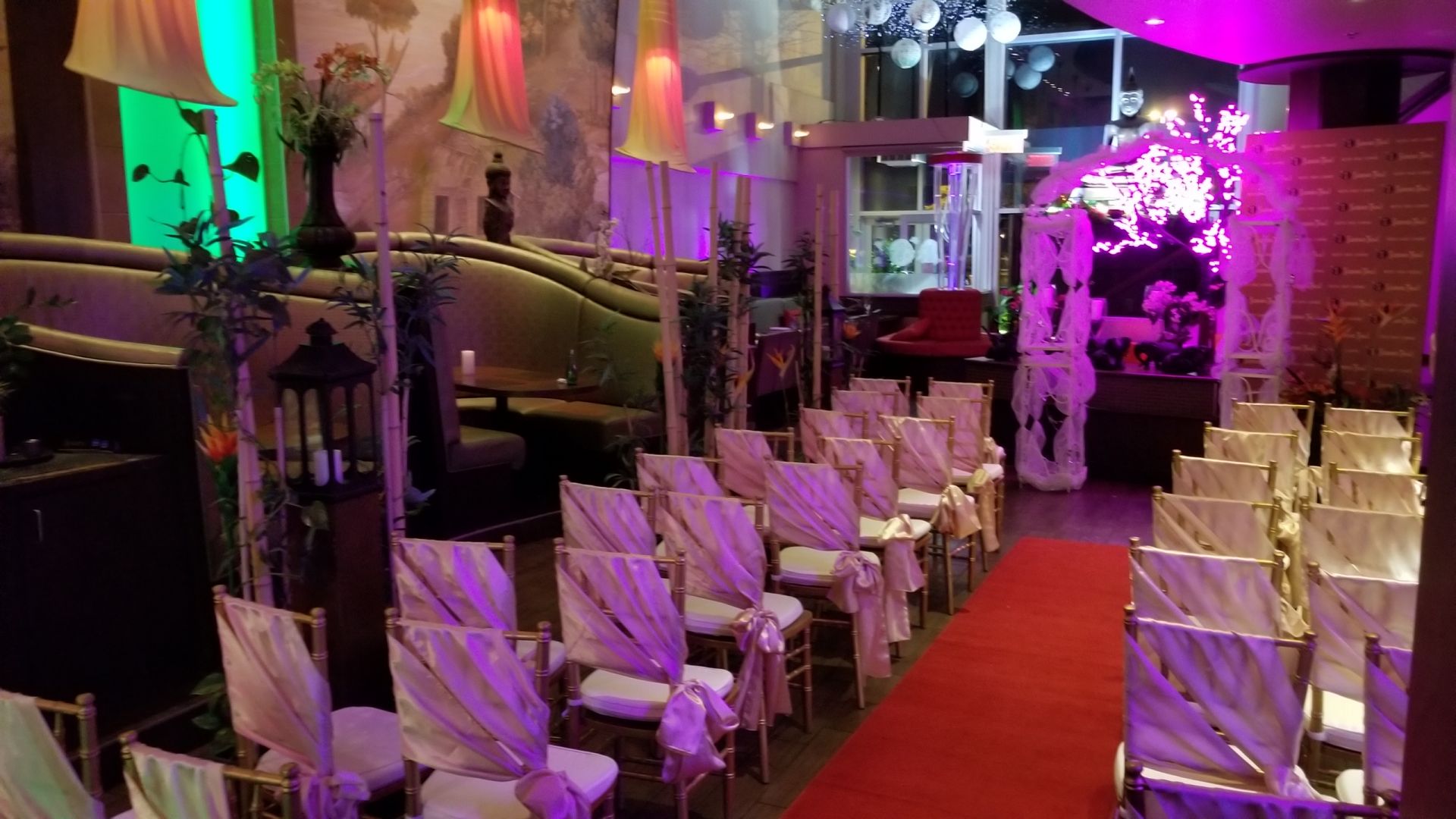 Sukhothai Lounge - Karaoké - Conférences – photo 6, Laval