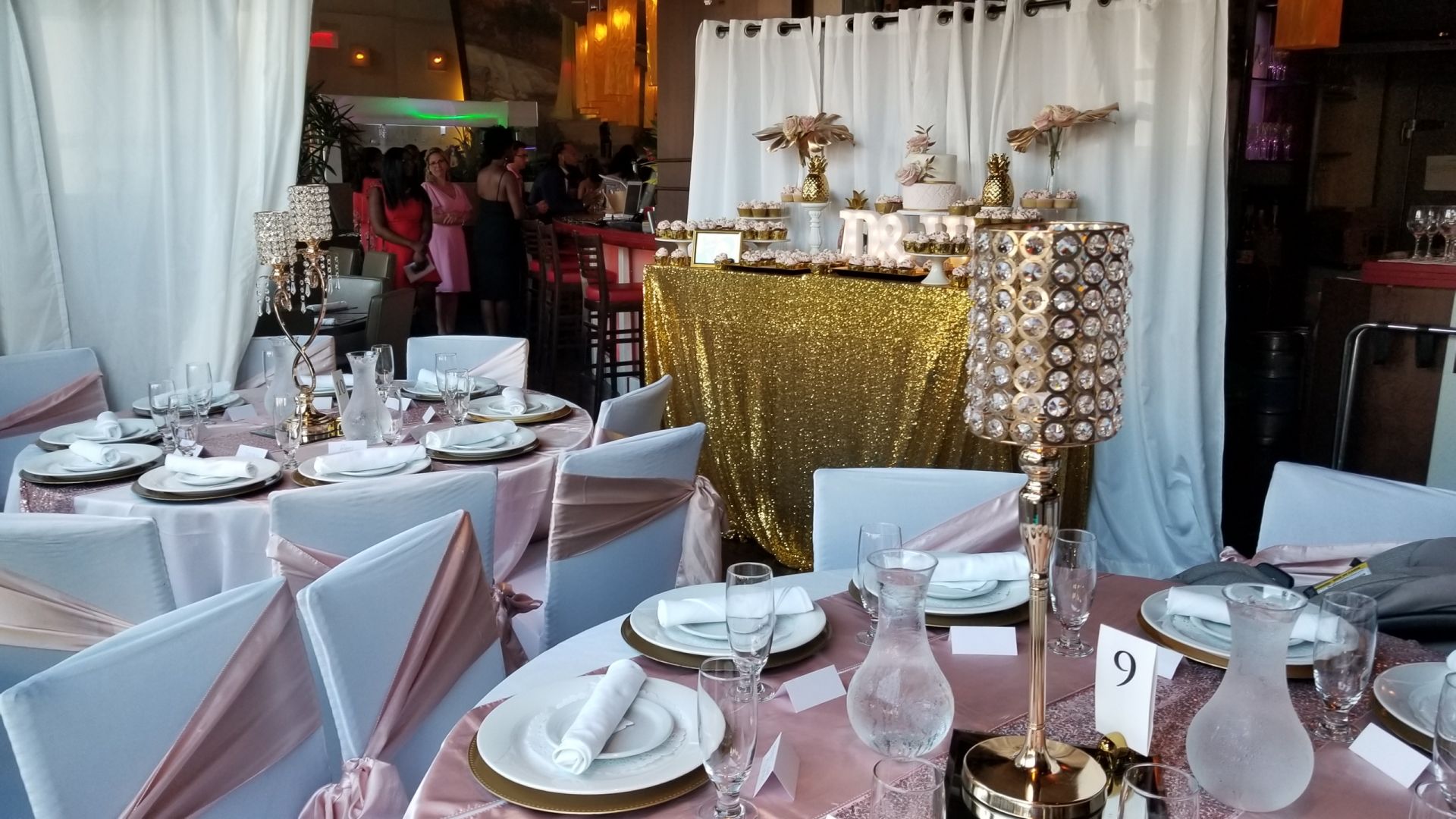 Sukhothai Lounge - Karaoké - Conférences – photo 7, Laval