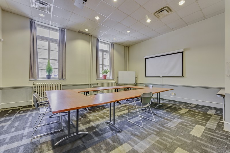 Seminar venue SALLE 115 - AURÉLIEN-GIGUÈRE in Montreal, Ville-Marie for corporate events