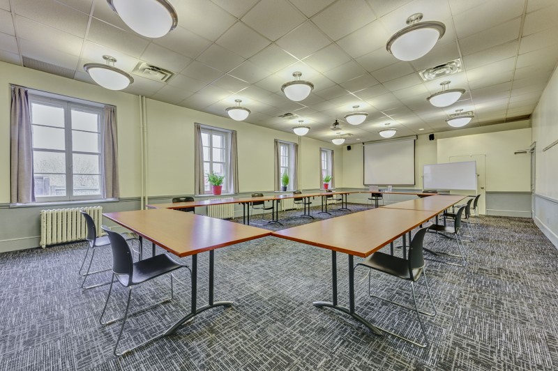 Seminar venue SALLE 304 - MARCELLIN-CHAMPAGNAT in Montreal, Ville-Marie for corporate events