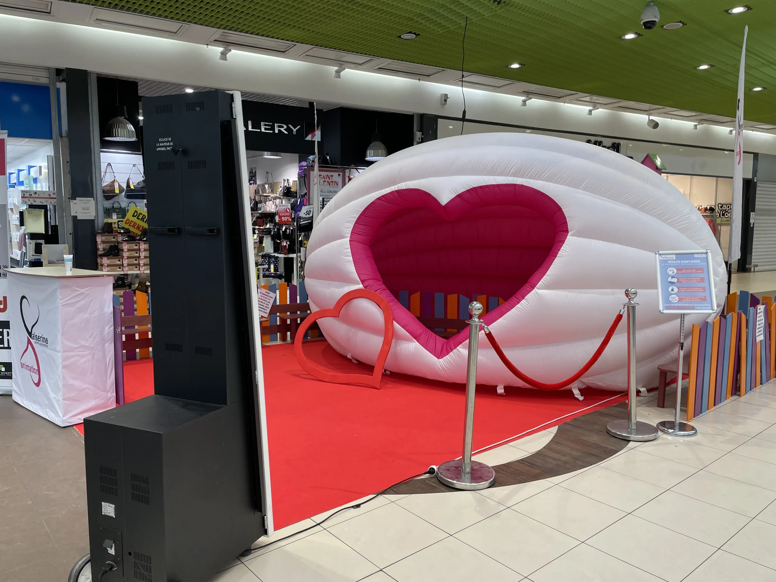 Brand activation Montreal outdoor booth Vieux-Port corporate summer event · INNOV'events