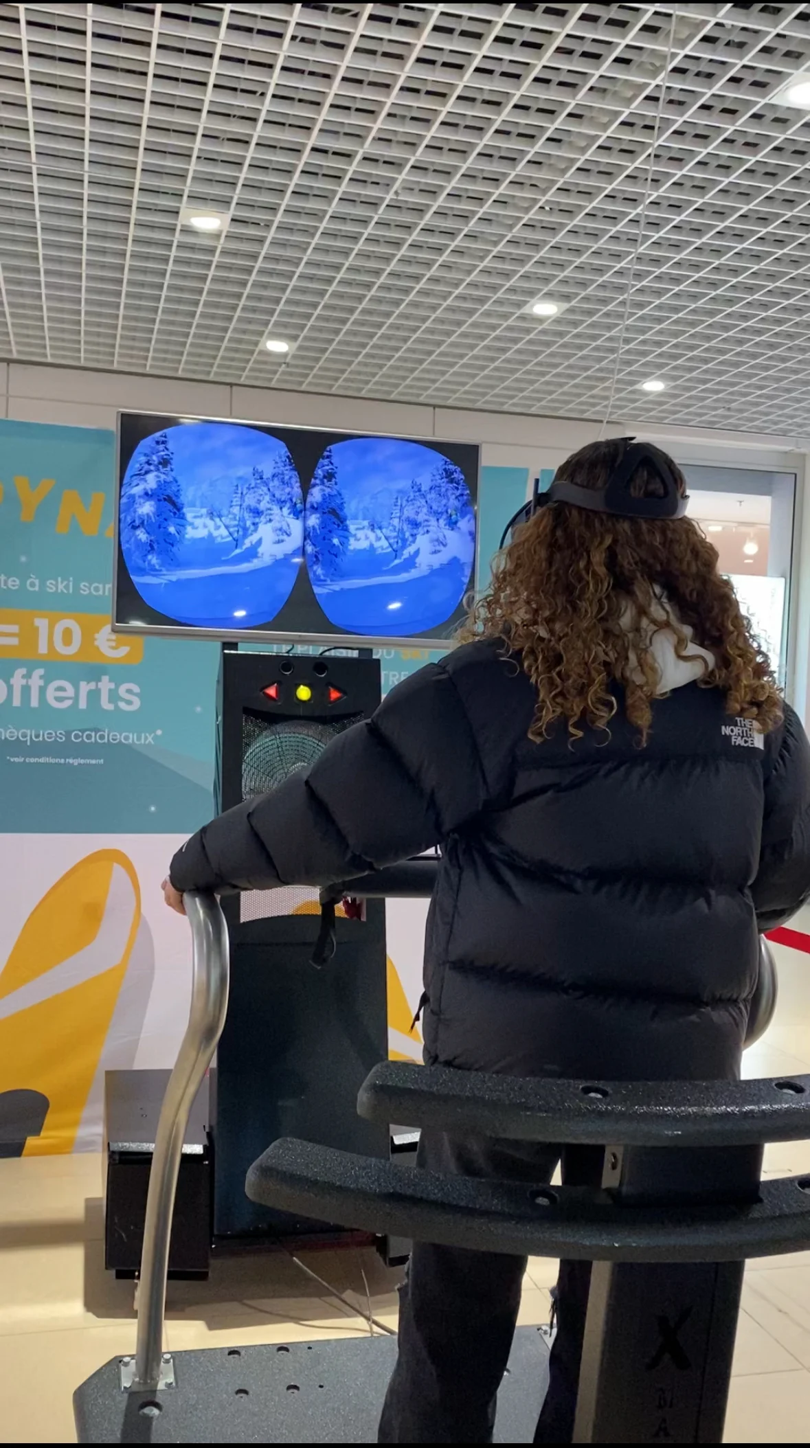 Lieu événementiel simulateur de ski Montréal vue plafond industriel Griffintown · INNOV'events
