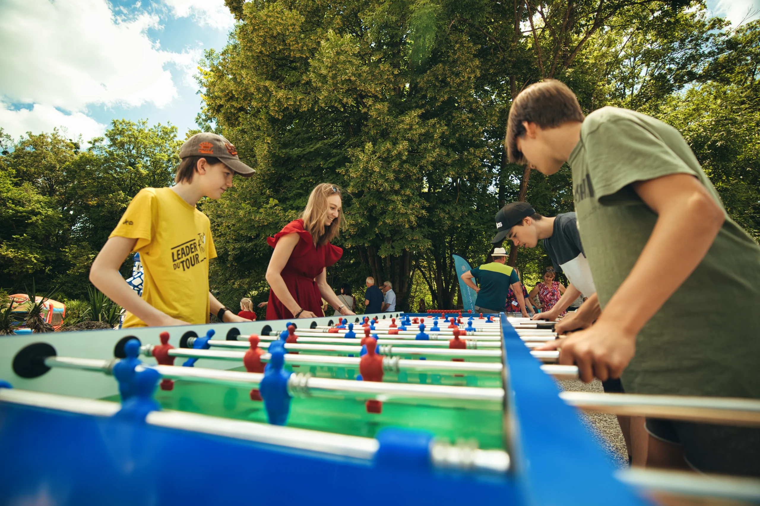 Family-friendly format corporate summer party Montreal afternoon outdoor activities · INNOV'events