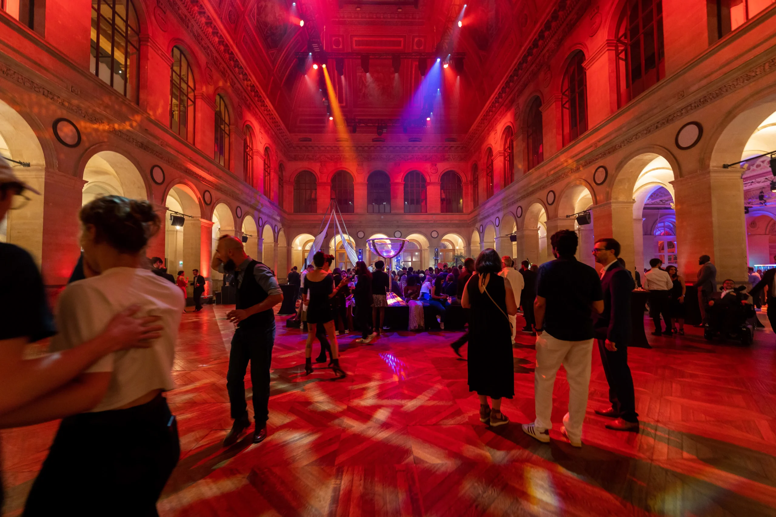 Corporate convention organised by INNOV'events in Montreal, full venue staging