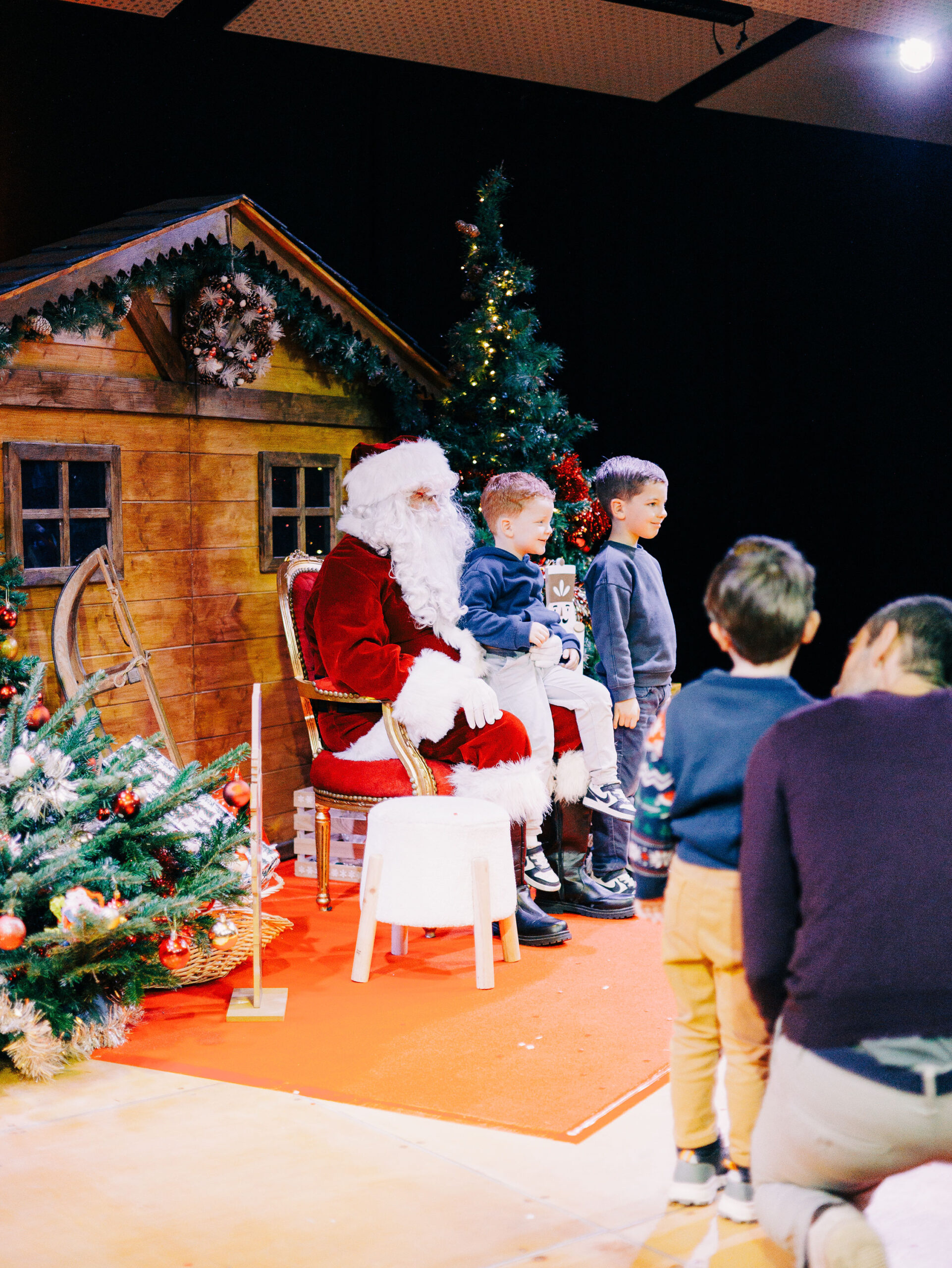 Family and children format corporate Christmas party Quebec entertainment refreshments · INNOV'events