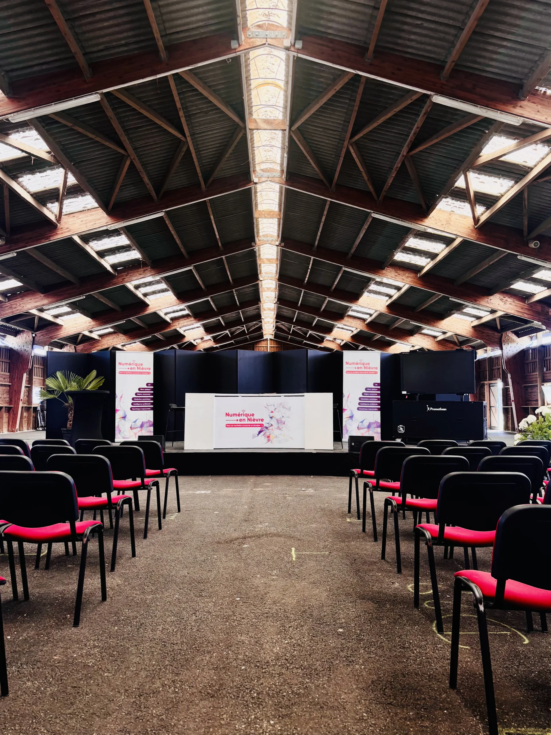 Corporate meeting room rental Montreal evening networking corporate dinner · INNOV'events
