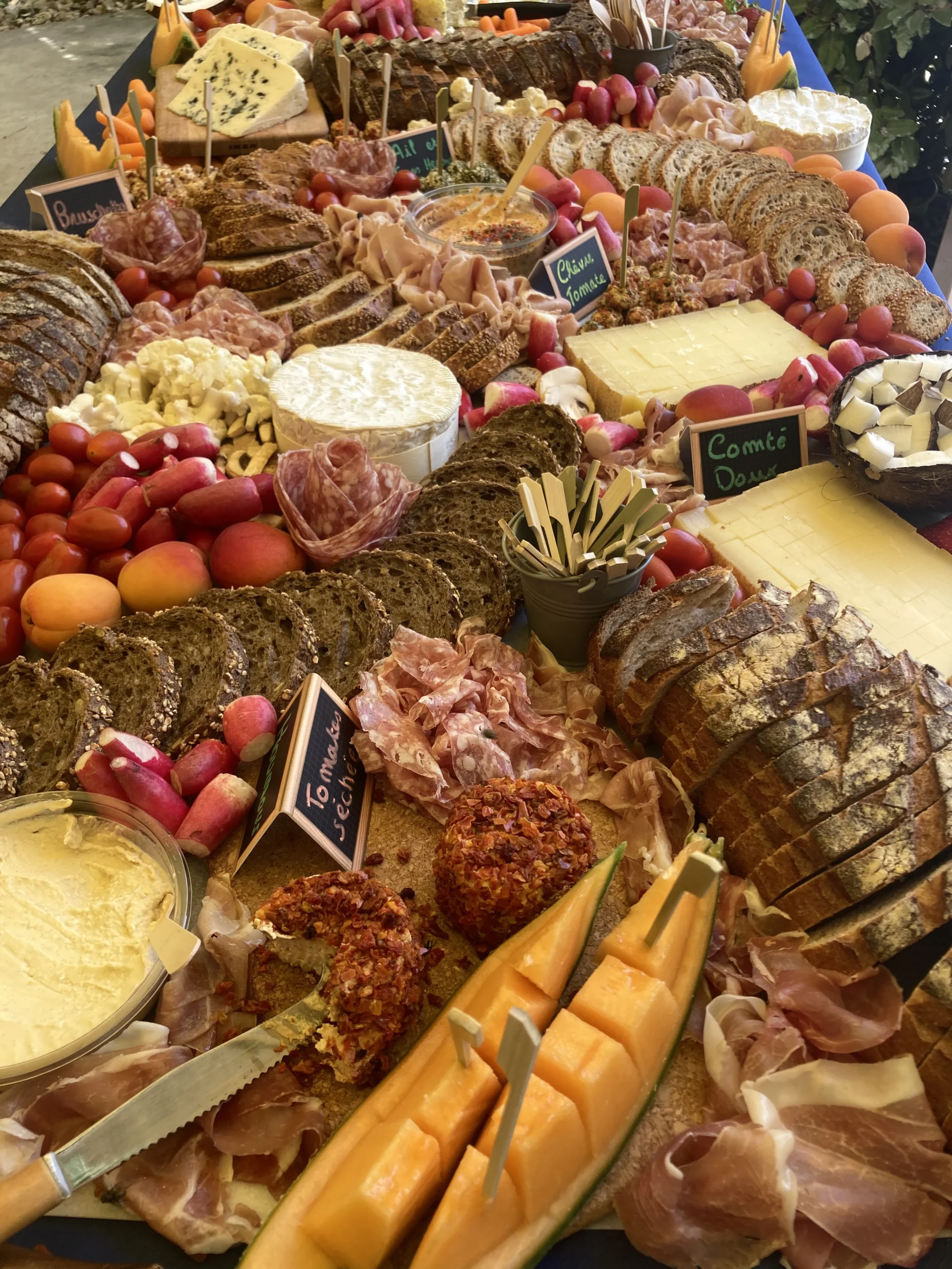 Corporate culinary workshop catering in Quebec teams at work · INNOV'events