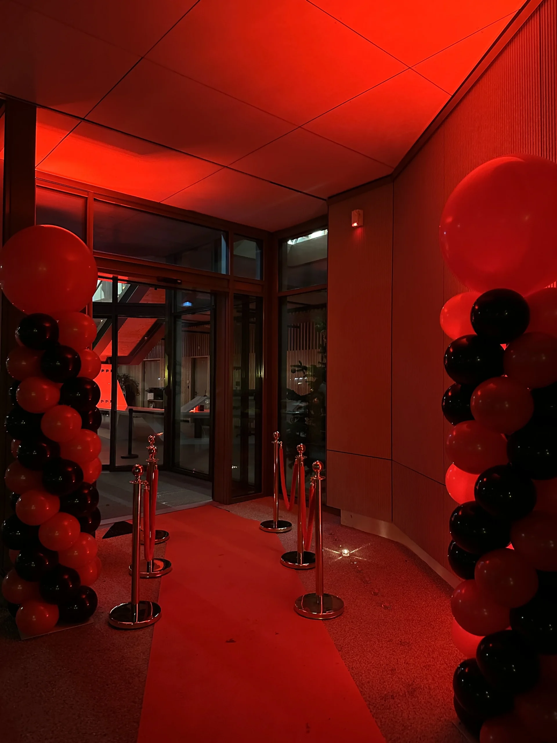 Corporate evening Montreal reception room in the Quartier des spectacles · INNOV'events event management