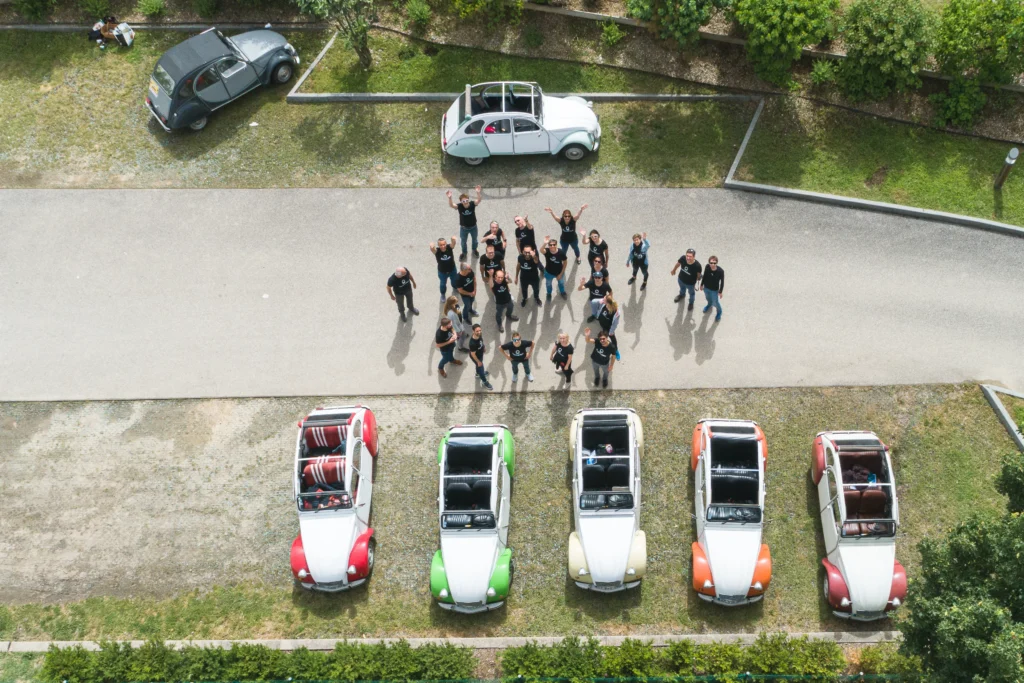 Plan a corporate 2CV rally for your team in Montreal.
