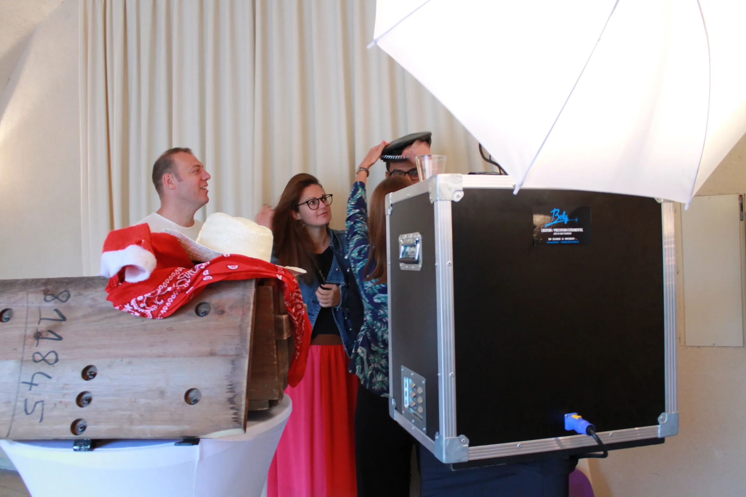 Corporate photo entertainment Laval mobile studio Centropolis team session · INNOV'events