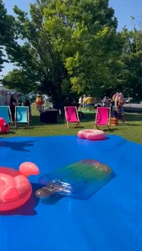 Fête estivale corporative Trois-Rivières groupe d'employés en activité bord du Saint-Laurent · INNOV'events