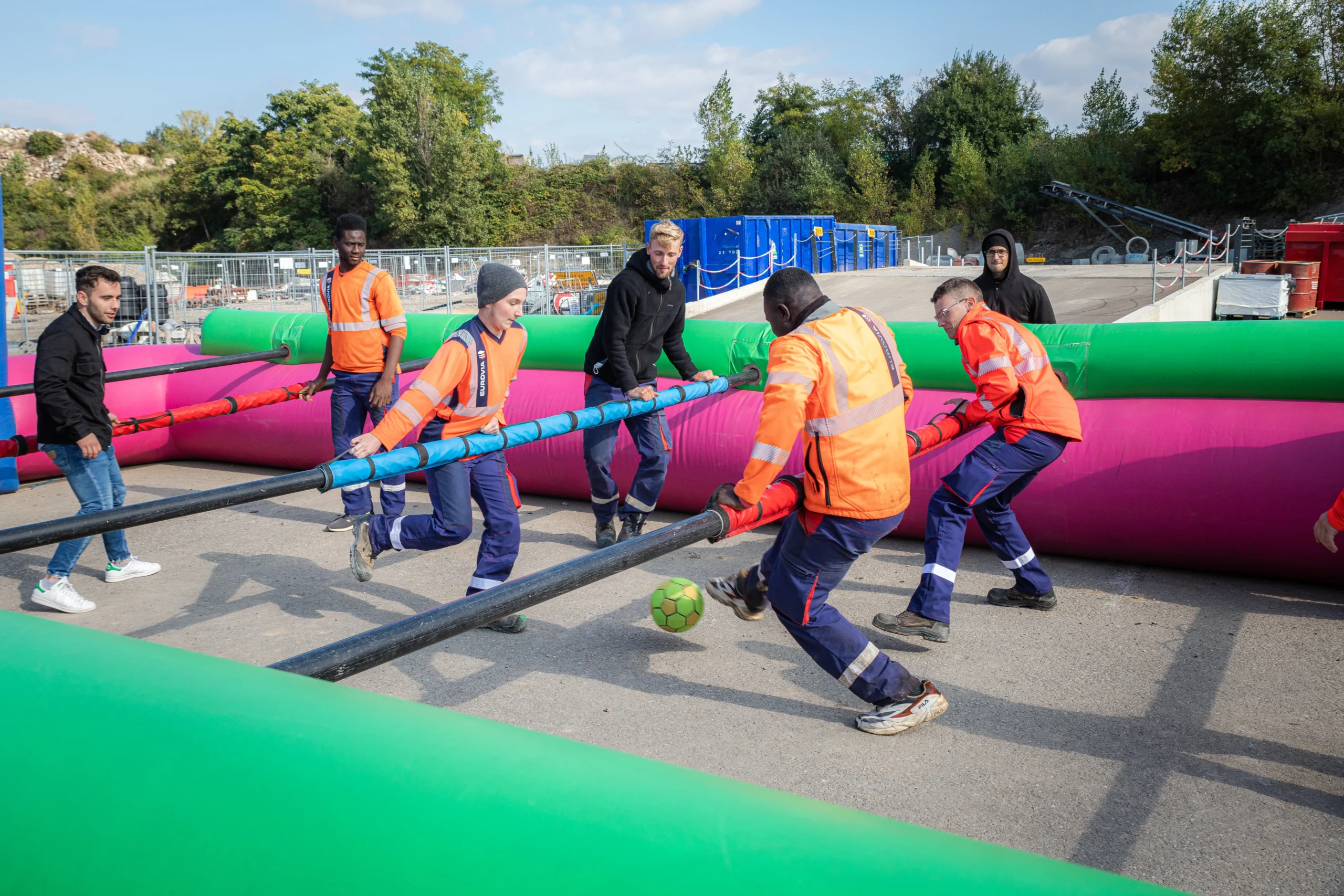 Lieu événementiel simulateur de soccer Trois-Rivières vue fleuve Saint-Laurent · INNOV'events