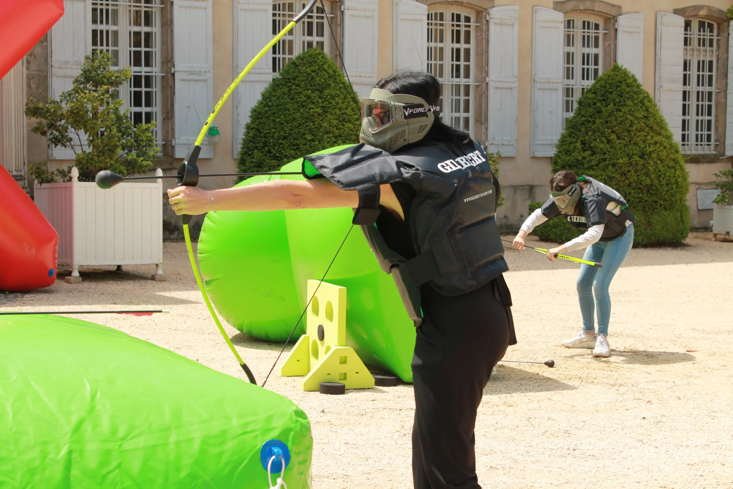 Corporate archery experience Montreal Vieux-Port · INNOV'events