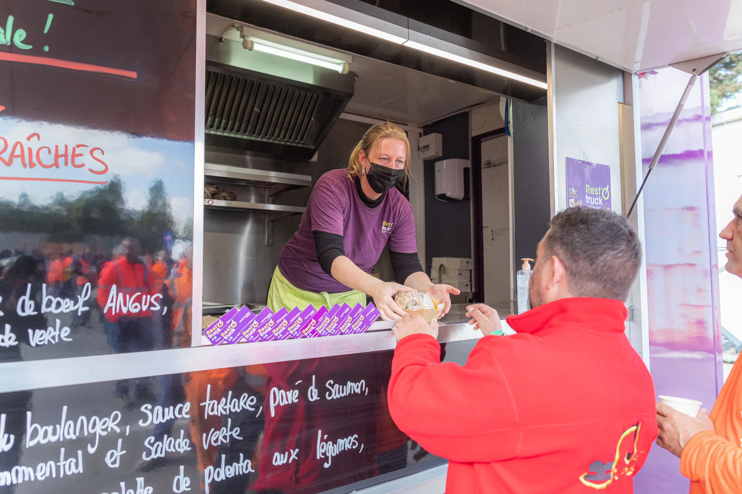 Event venue food truck rental Montreal St. Lawrence River view from Parc Jean-Drapeau · INNOV'events