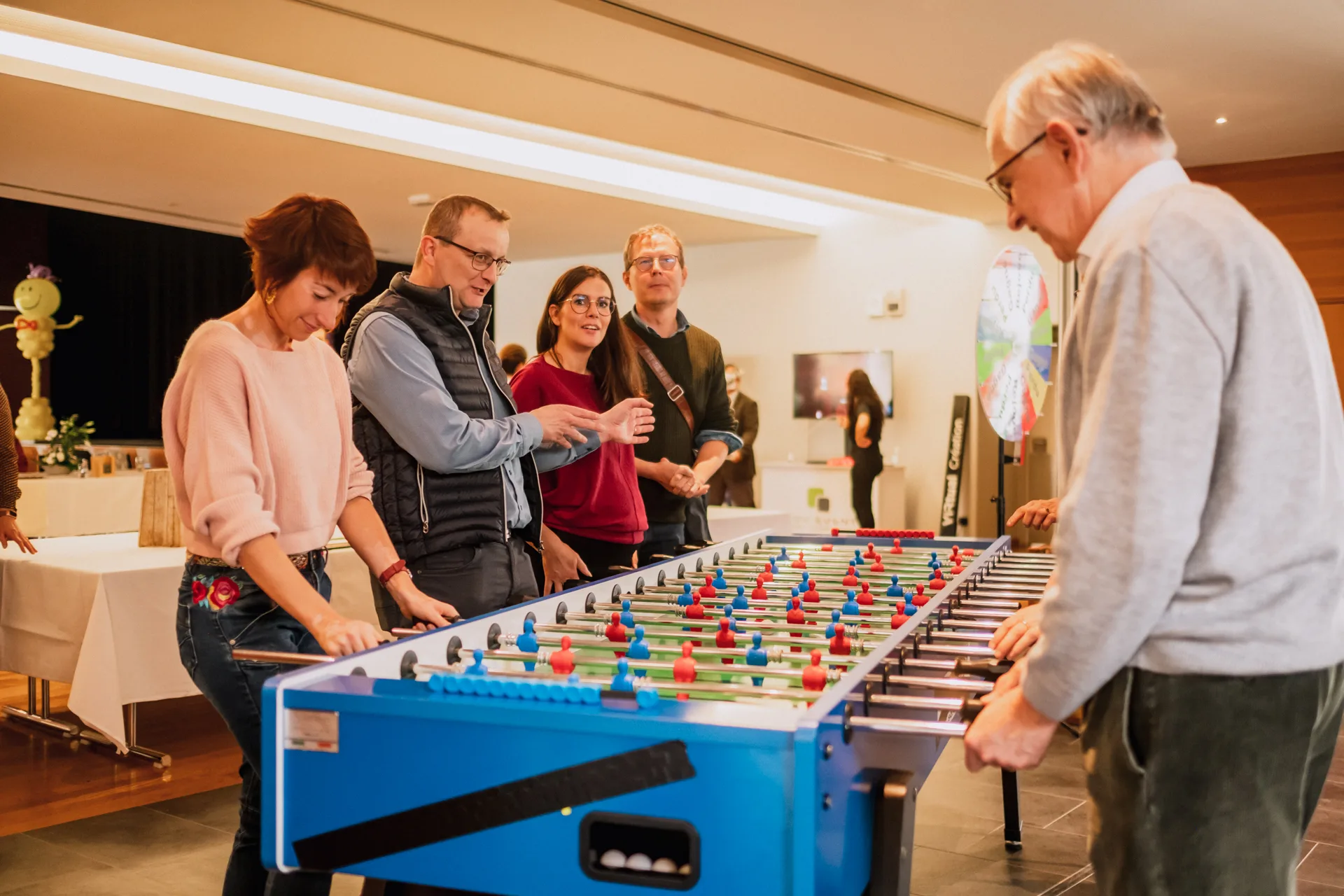 Collective challenge foosball-building Montreal teams at the final tournament in a modular room · INNOV'events