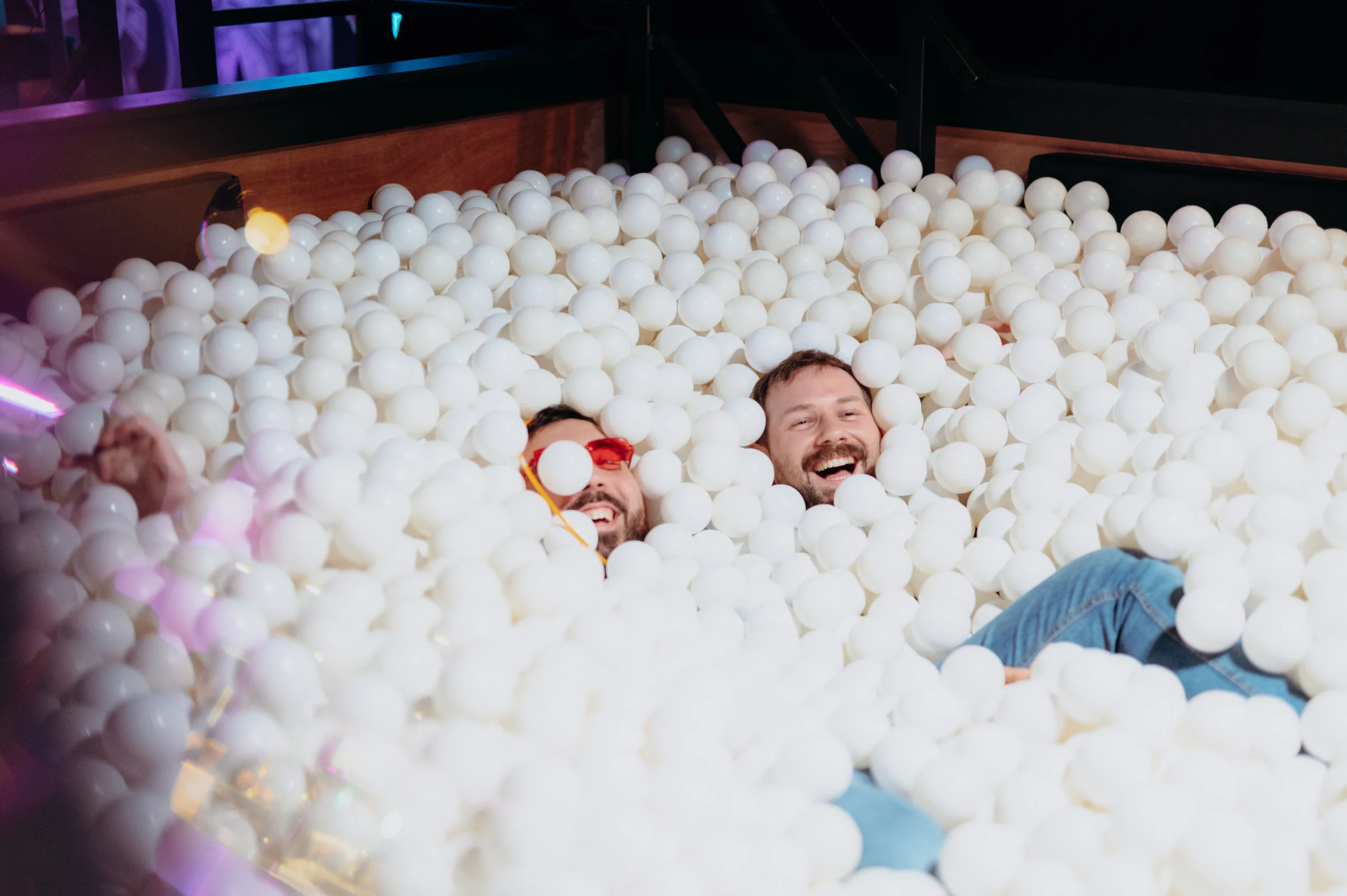Standalone ball pit event Montreal XXL installation scenic lighting · INNOV'events