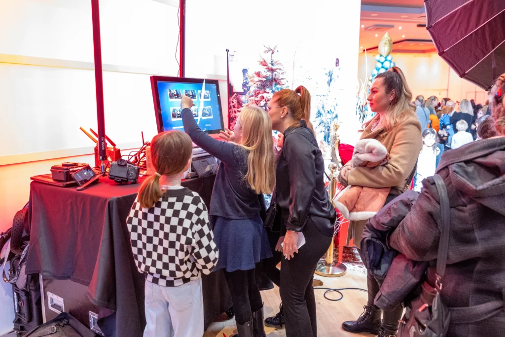 Corporate photo booth in Quebec.