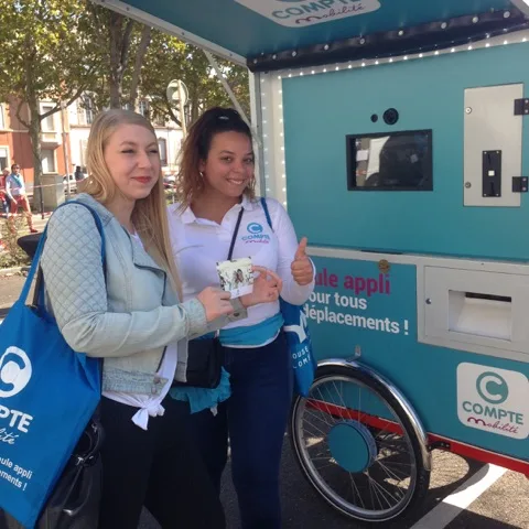 Lieu événementiel tournée promotionnelle nationale Montréal vue fleuve Saint-Laurent · INNOV'events
