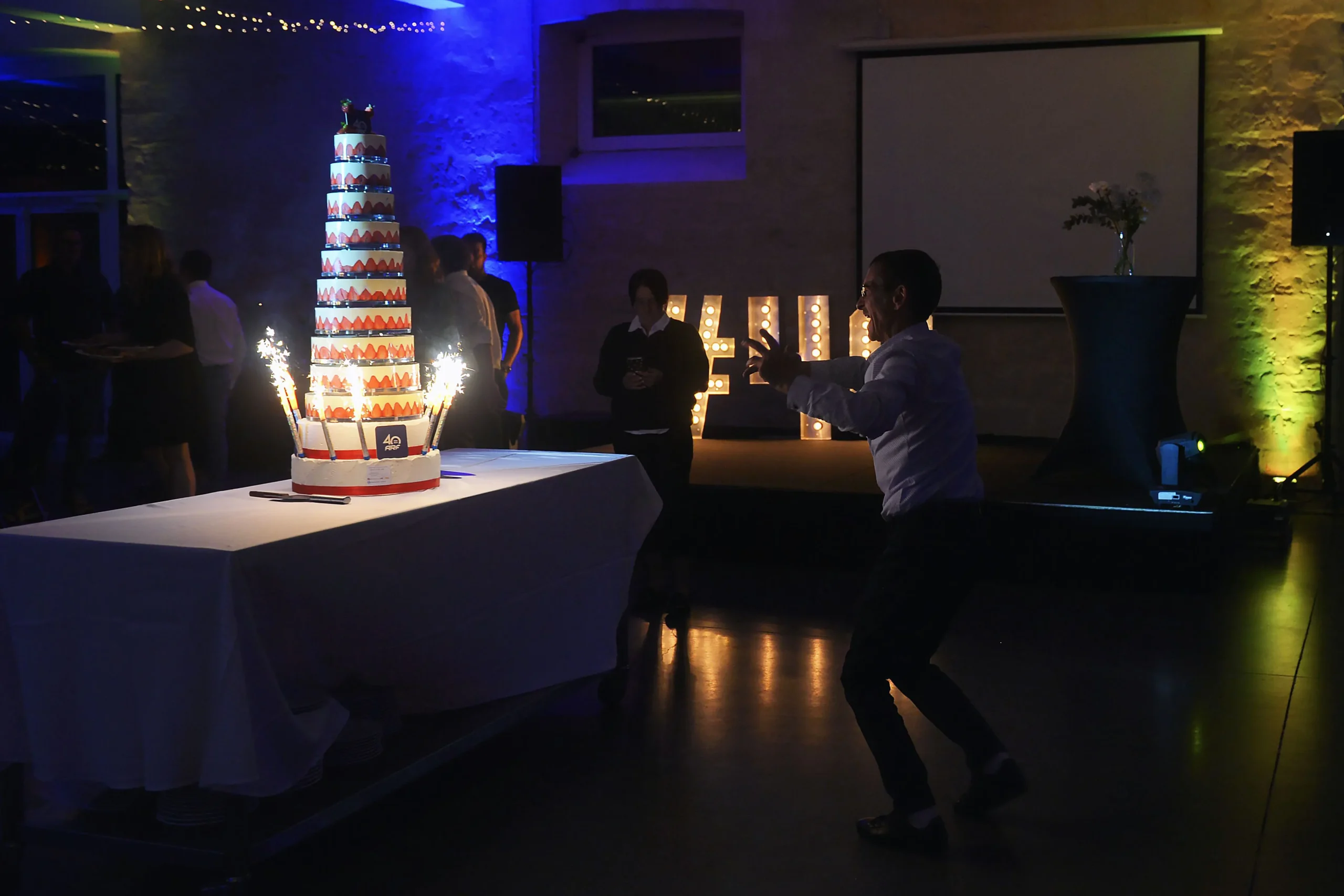 Corporate evening in Québec, rooftop terrace with a view of the illuminated Château Frontenac · INNOV'events