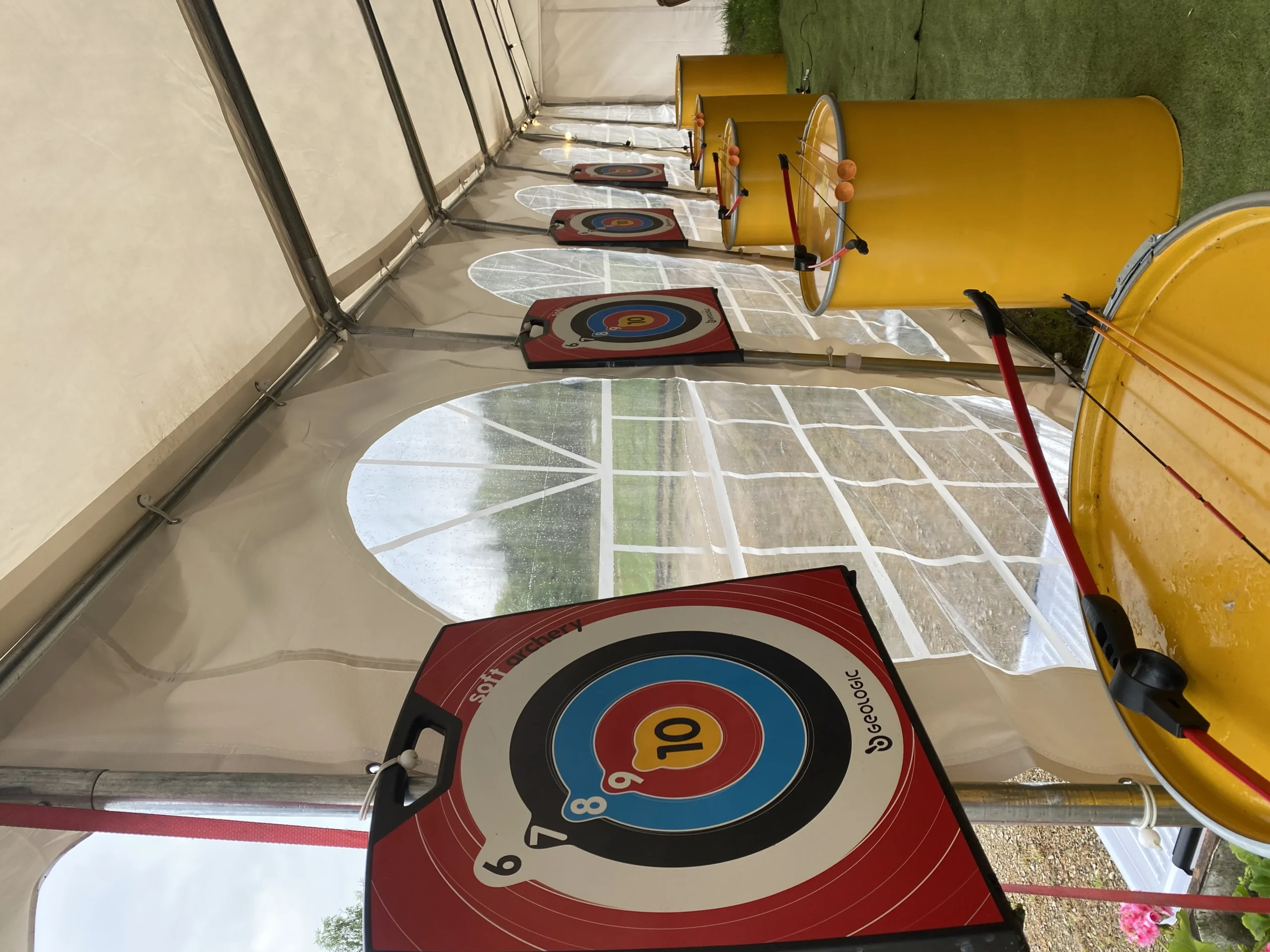 Introduction archery corporate event Trois-Rivieres beginner participants outdoors · INNOV'events