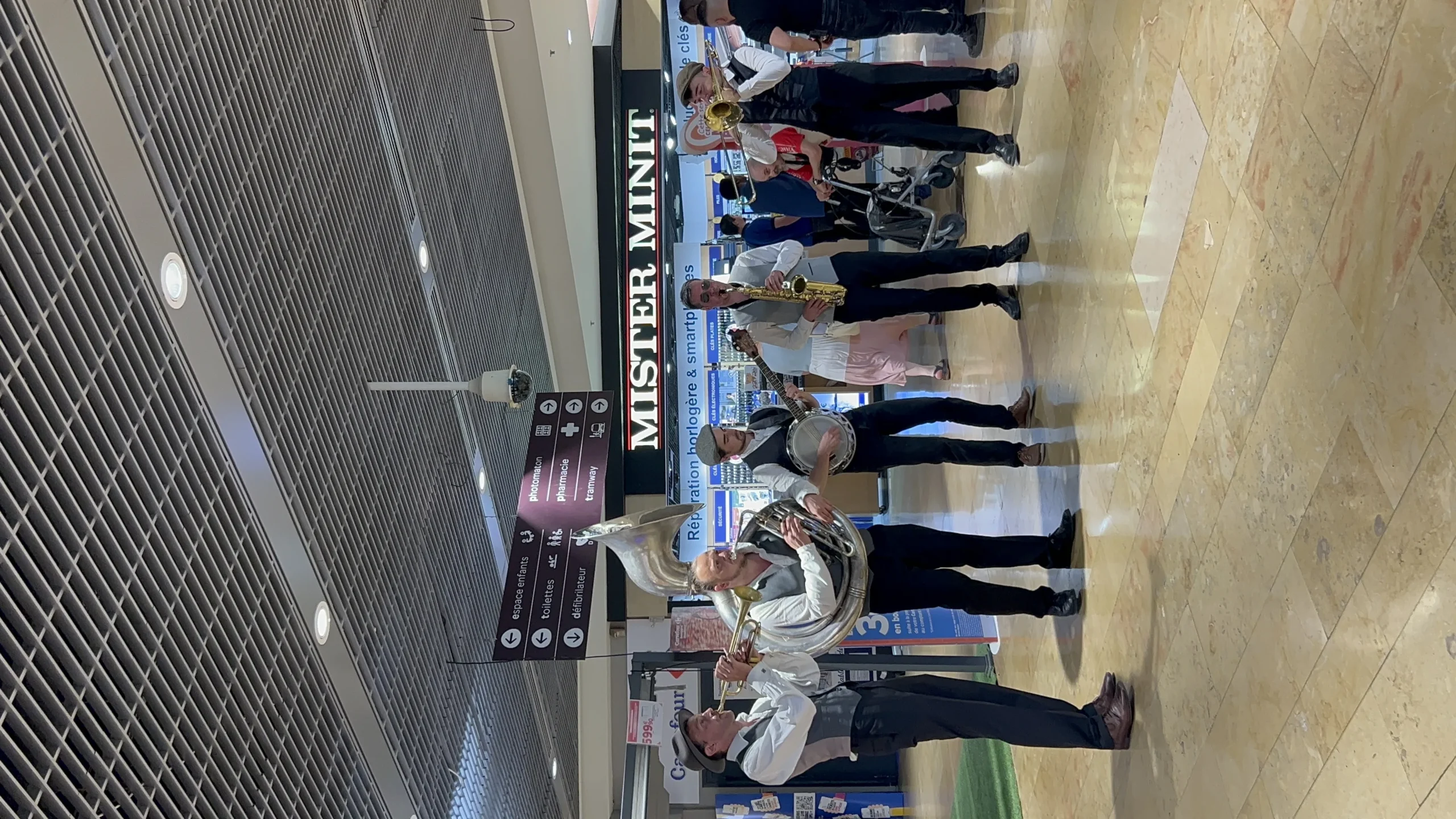 Corporate mall activation Laval evening brand activation · INNOV'events