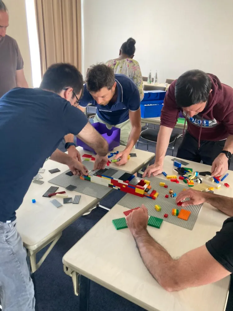 LEGO challenge Laval groups competing in a flexible event room at Centropolis · INNOV'events