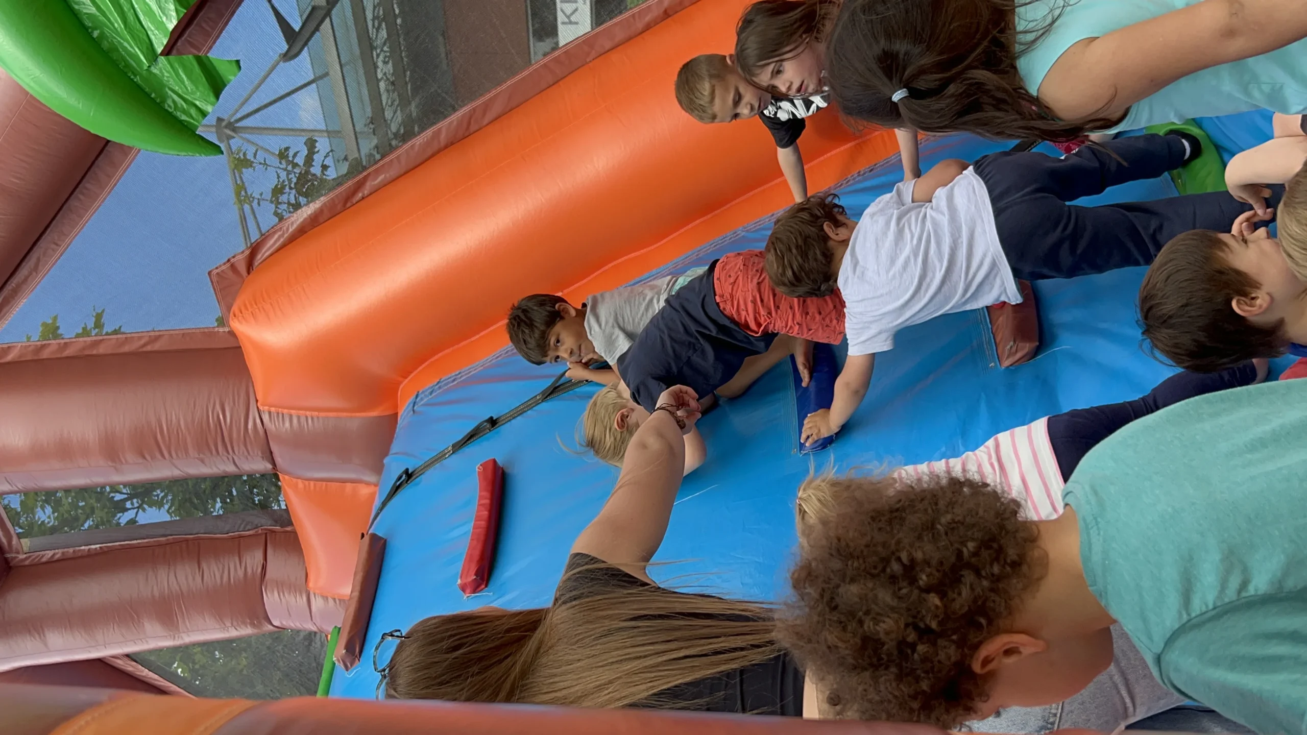 Animation pour enfants Québec groupe familial Plaines d'Abraham avec château Frontenac · INNOV'events