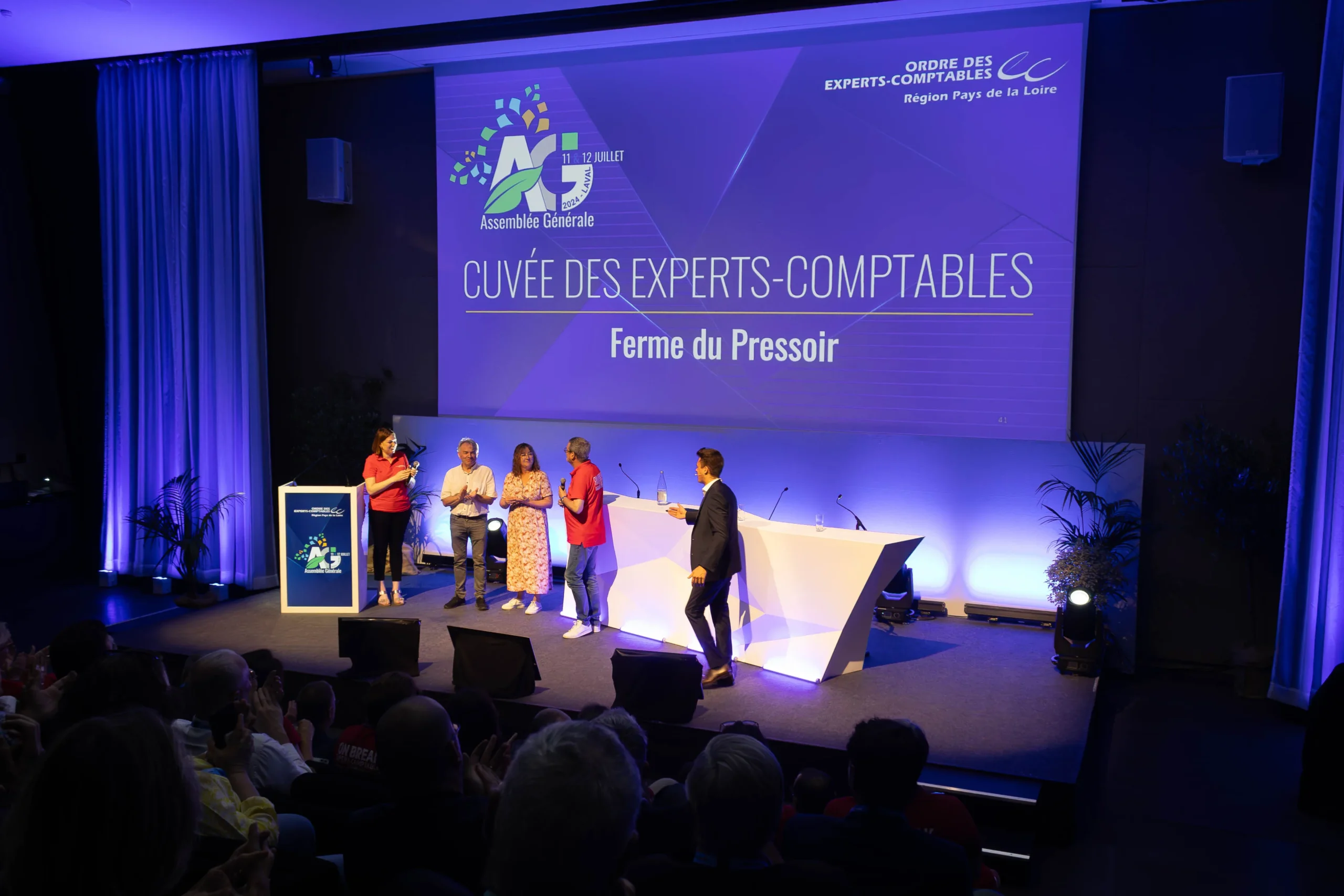 Production plénière complète conception scénique Trois-Rivières · INNOV'events