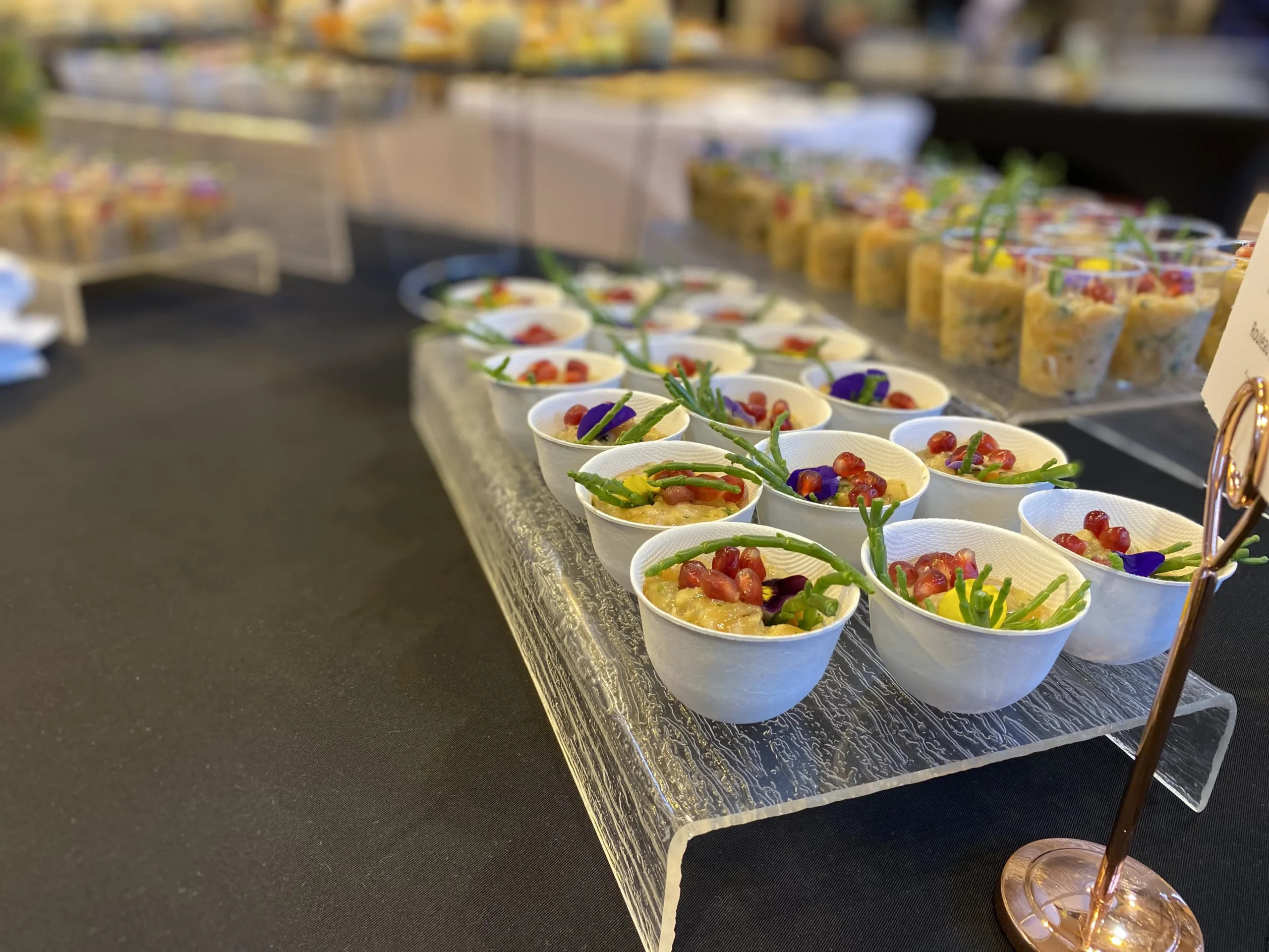 Plated gala dinner corporate event catering Quebec banquet hall · INNOV'events