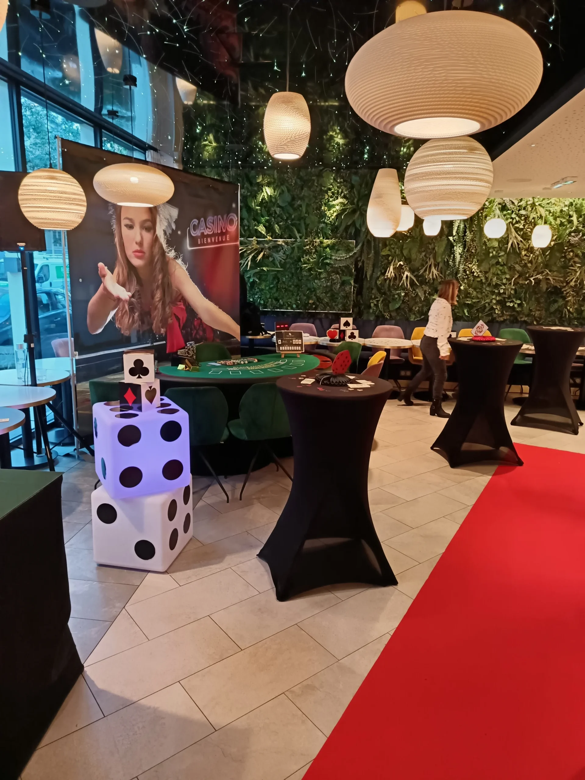 Casino du vin Trois-Rivières groupe d'employés en dégustation dans salle de réception historique · INNOV'events