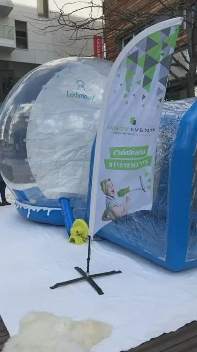 Kiosk staffing Montreal Quartier des spectacles outdoor participants · INNOV'events