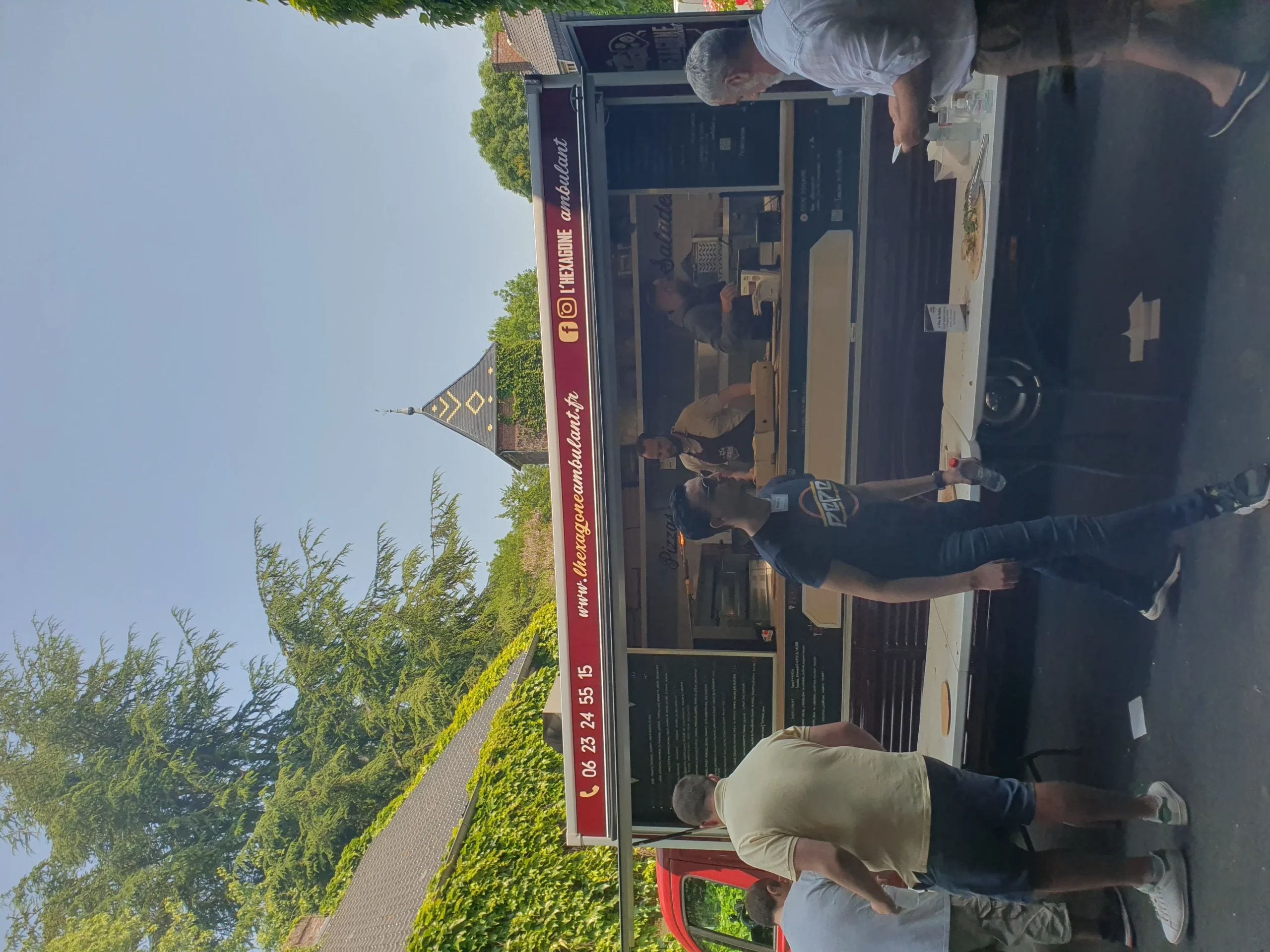 Corporate food truck Montreal service at Parc Jean-Drapeau along the river · INNOV'events corporate event planning