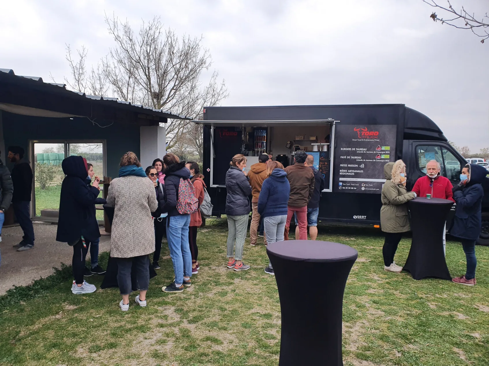 location de camion de cuisine Trois-Rivières 5 à 7 corporatif stationnement · INNOV'events