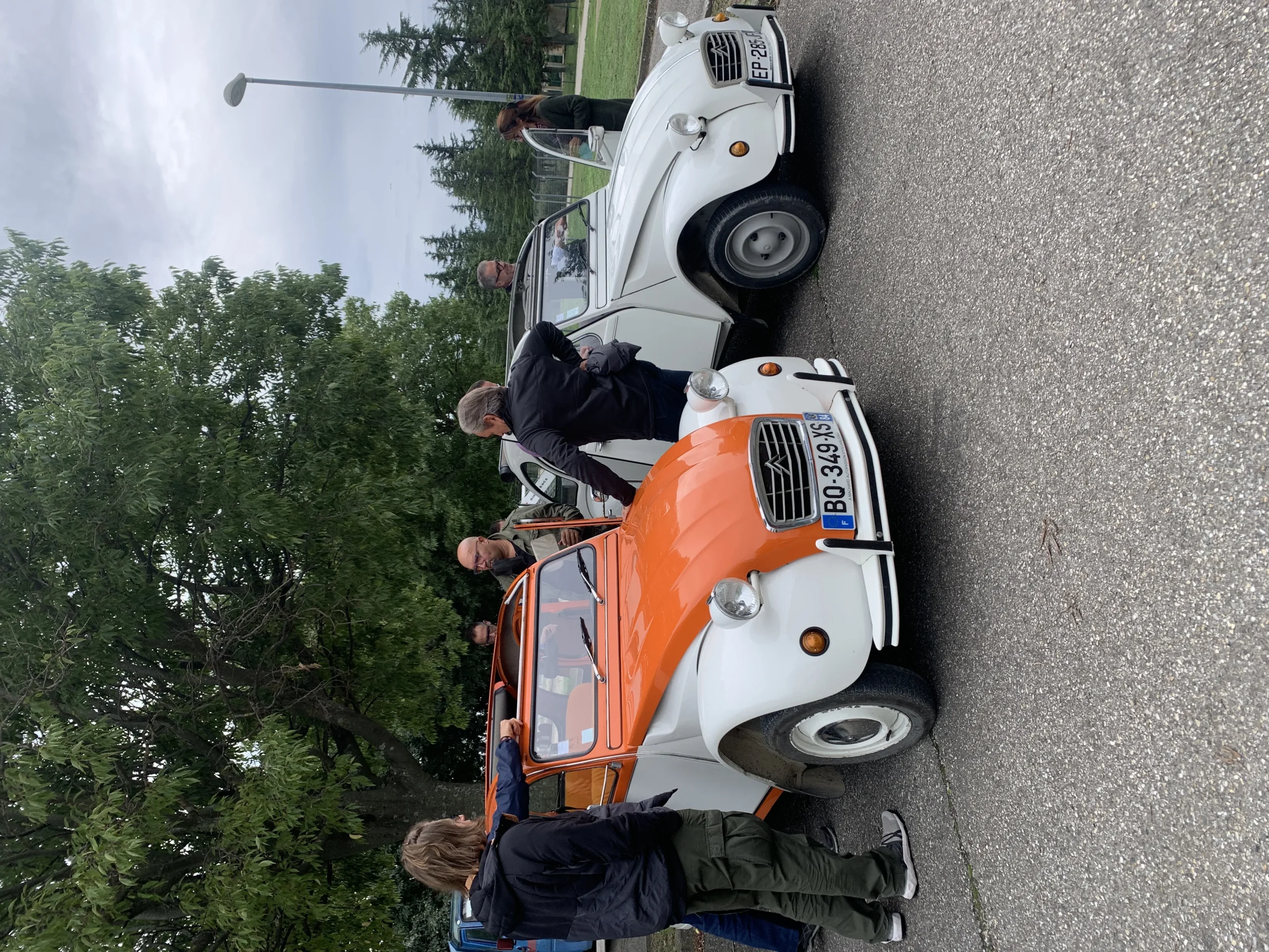 Corporate rally in Laval photo stop in front of the Cosmodôme · INNOV'events event planning