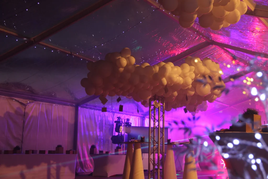 Corporate tent rental events in Trois-Rivieres.