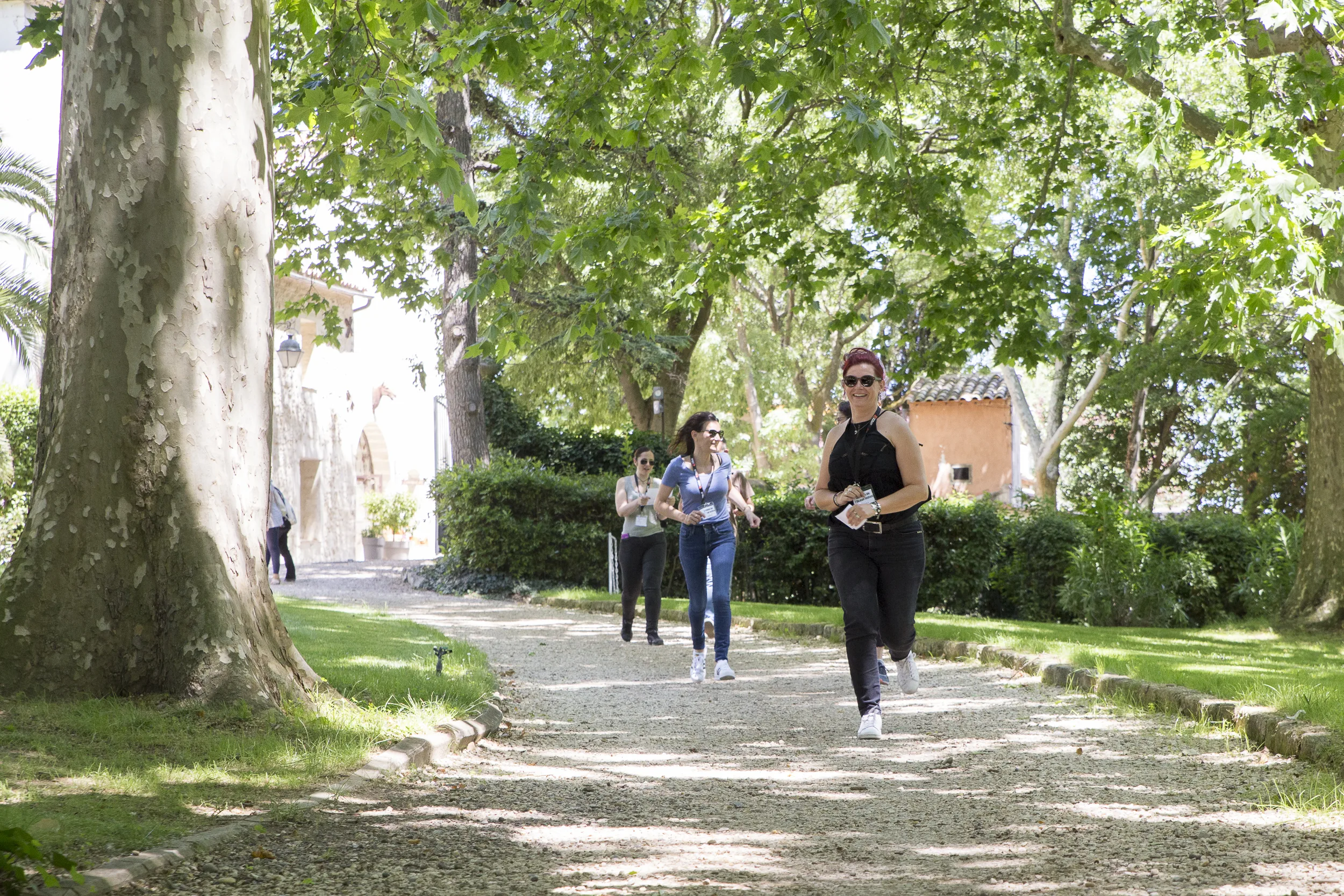 Lieu événementiel rallye urbain Laval vue Centropolis façade extérieure · INNOV'events