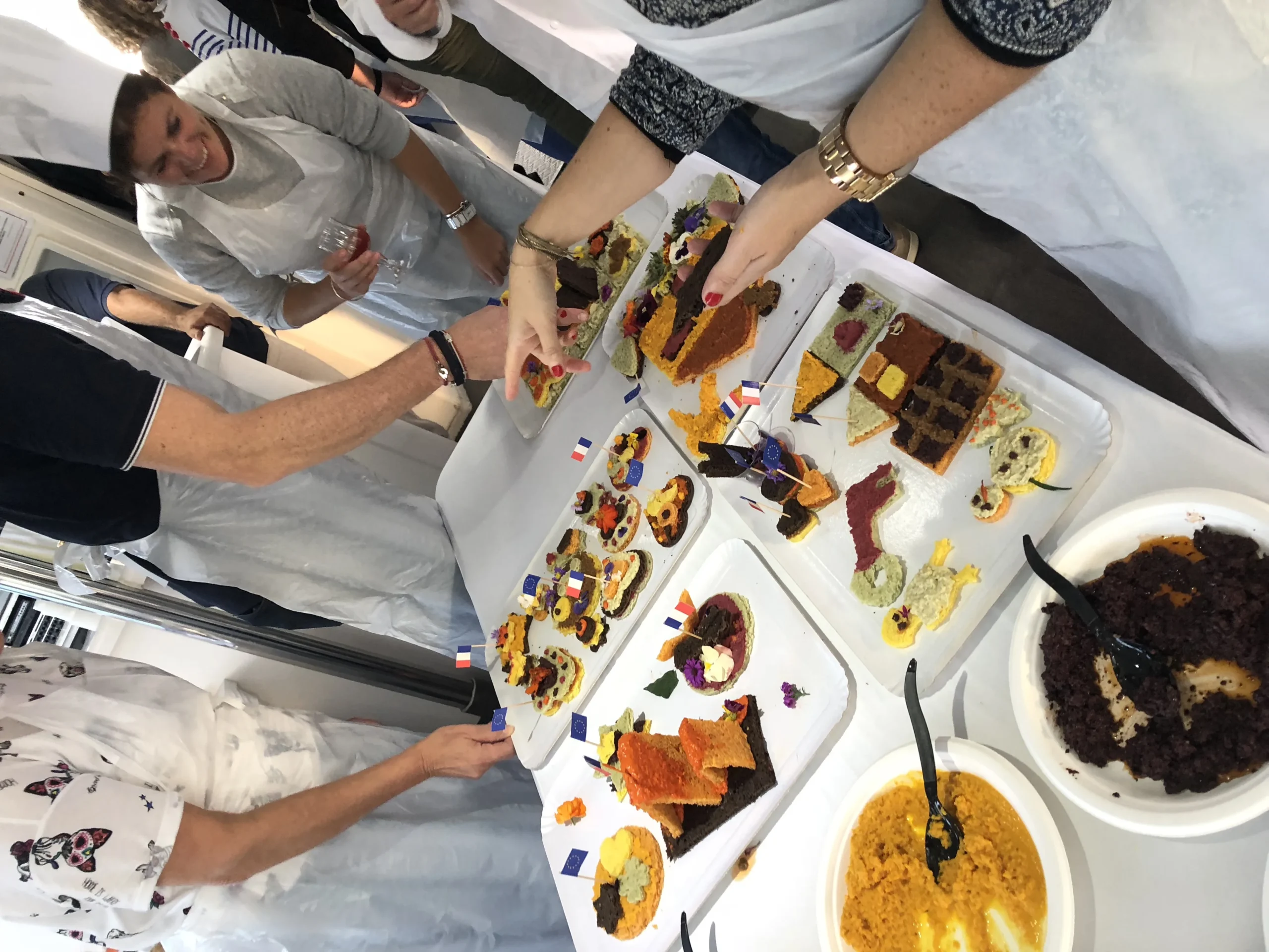 Molecular gastronomy workshop Laval group in session in a flexible room with Rivière des Prairies in the background · INNOV'events
