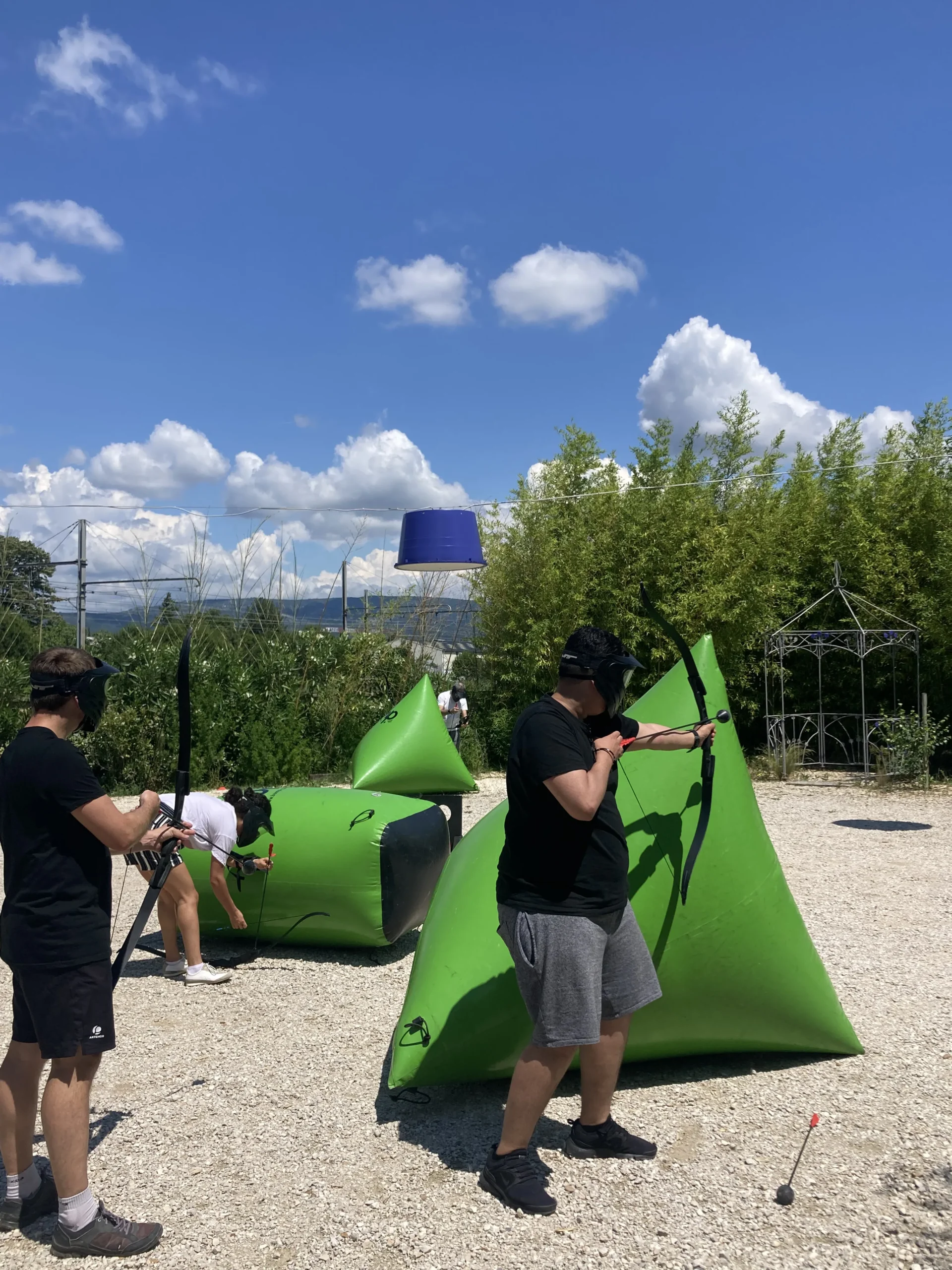 Archery team-building Île Saint-Quentin Trois-Rivieres teams competing · INNOV'events
