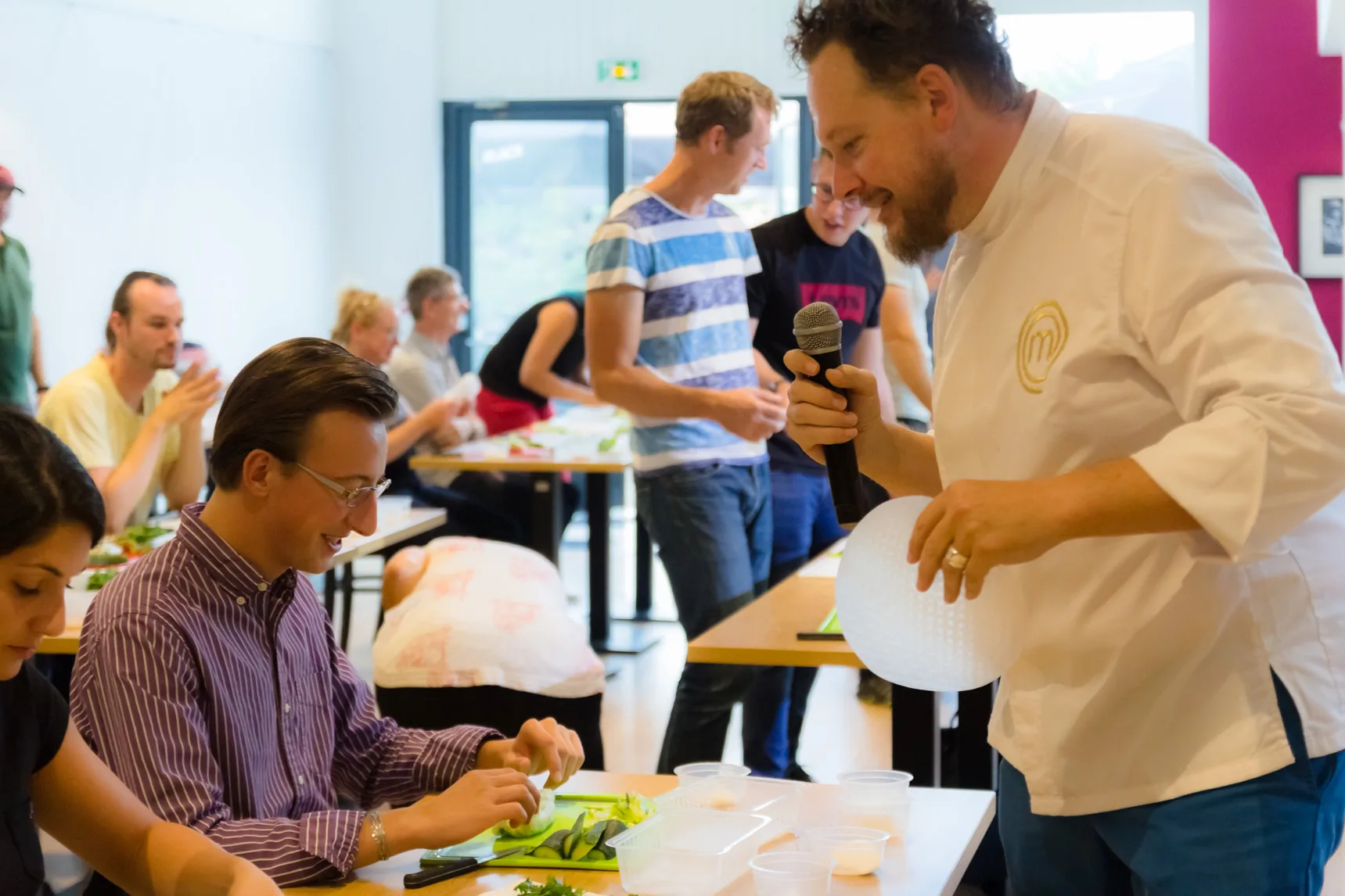 Molecular gastronomy event venue Laval flexible room with view of Rivière des Prairies · INNOV'events
