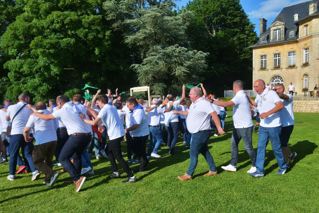 Plan a corporate team building activity for your organization in Trois-Rivieres.