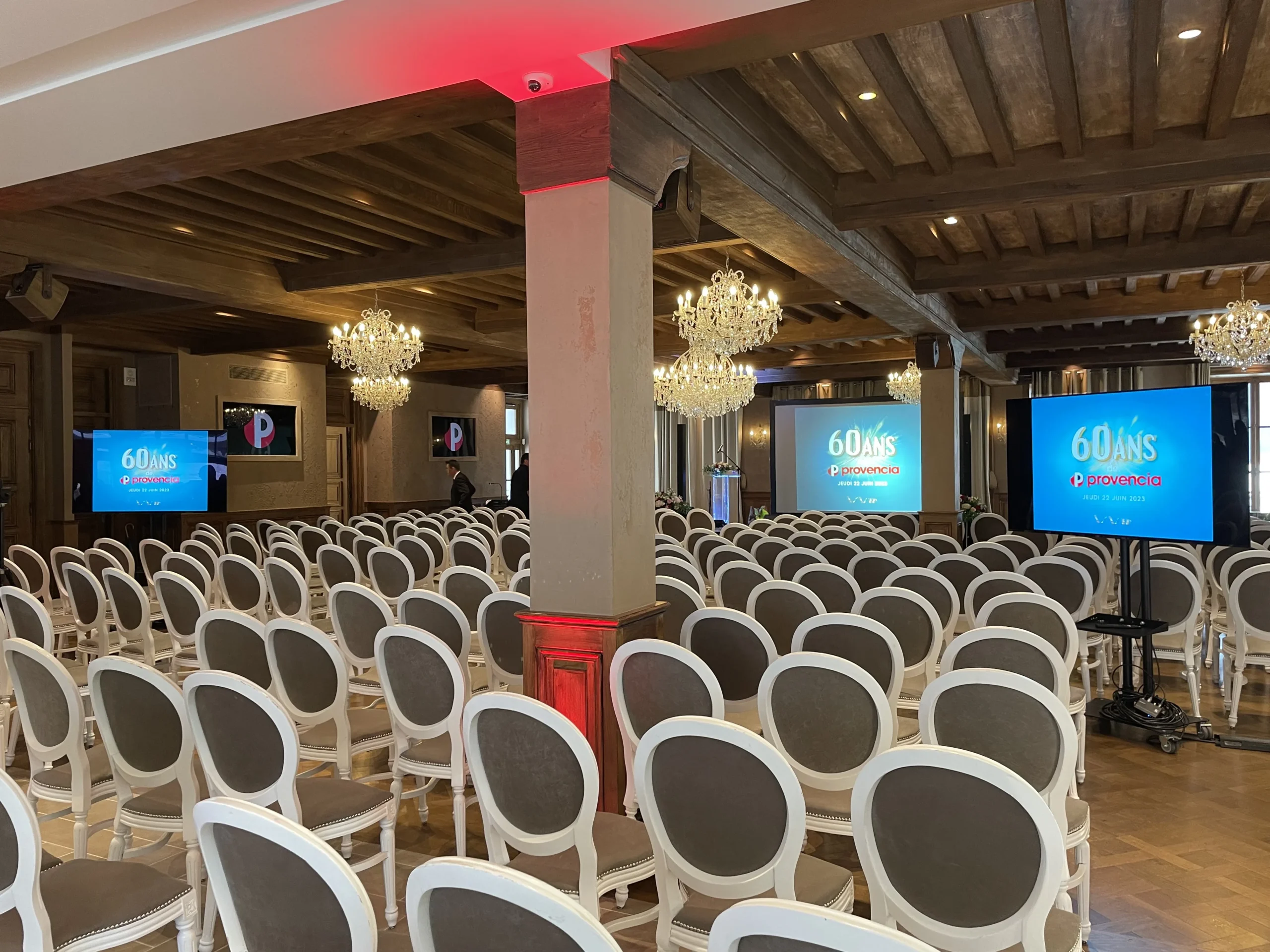 Crisis management workshop venue Quebec view of the St. Lawrence River · INNOV'events