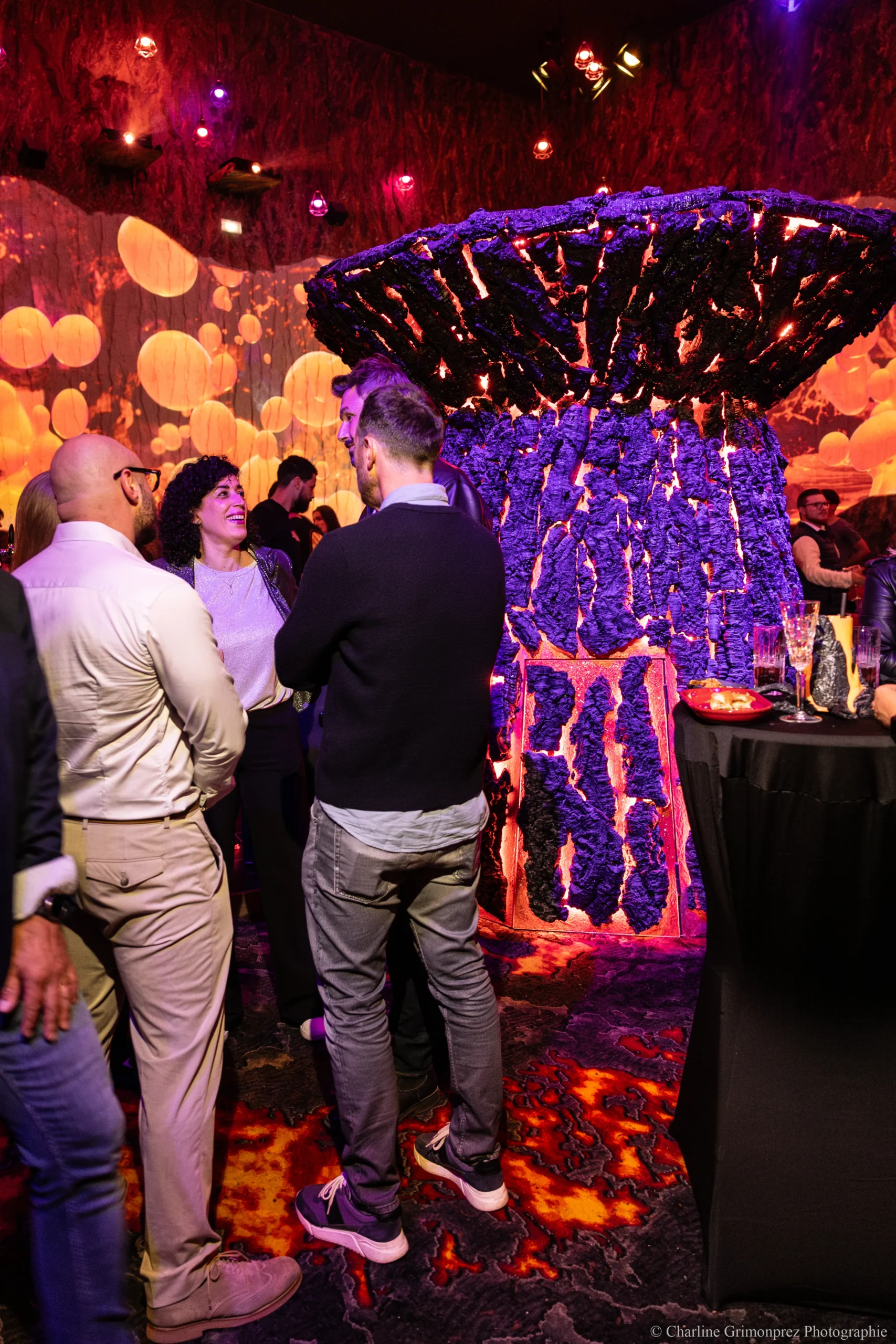 Photo booth activation event décor Laval corporate brand backdrop · INNOV'events