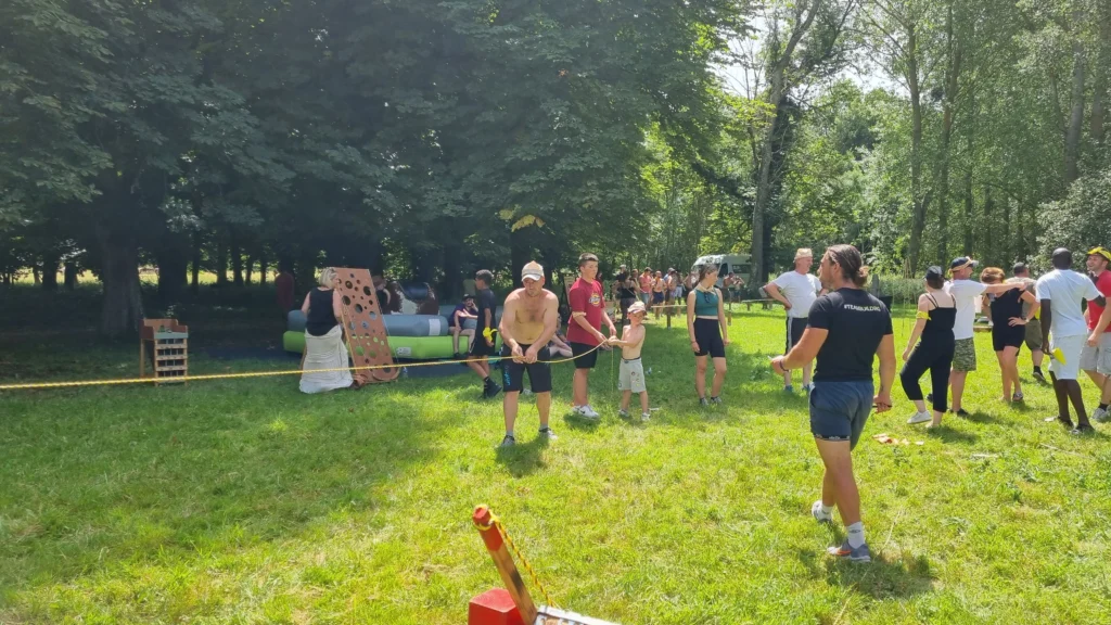 Corporate Sport Challenge · Giant Games for Your Team in Quebec.