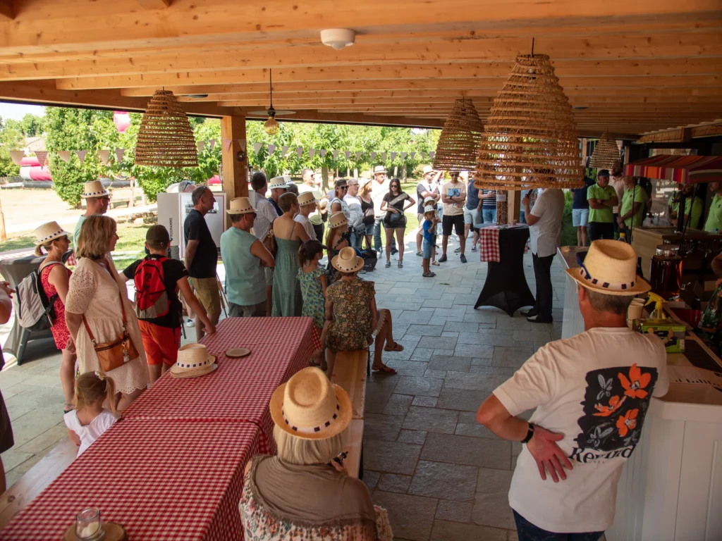 Plan a corporate tasting event in Laval.
