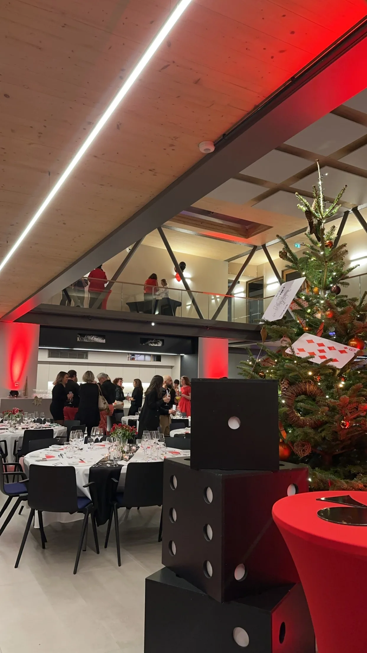 Corporate culinary workshop Laval teams in action open kitchen Île Jésus · INNOV'events