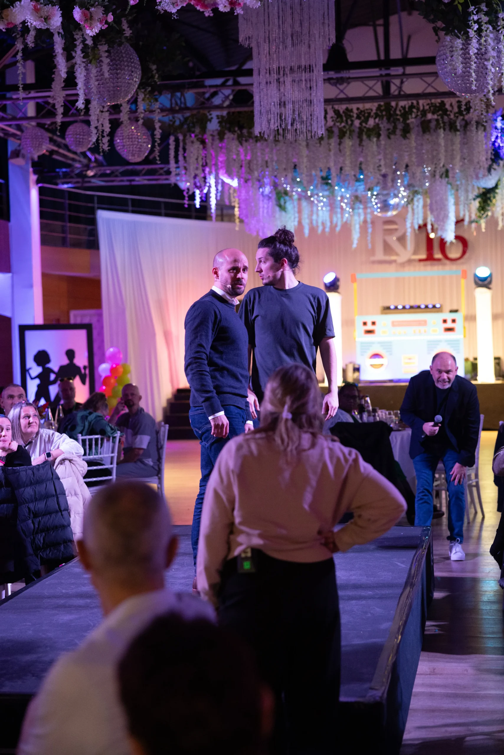 Corporate photo activation event décor Montreal custom company backdrop · INNOV'events