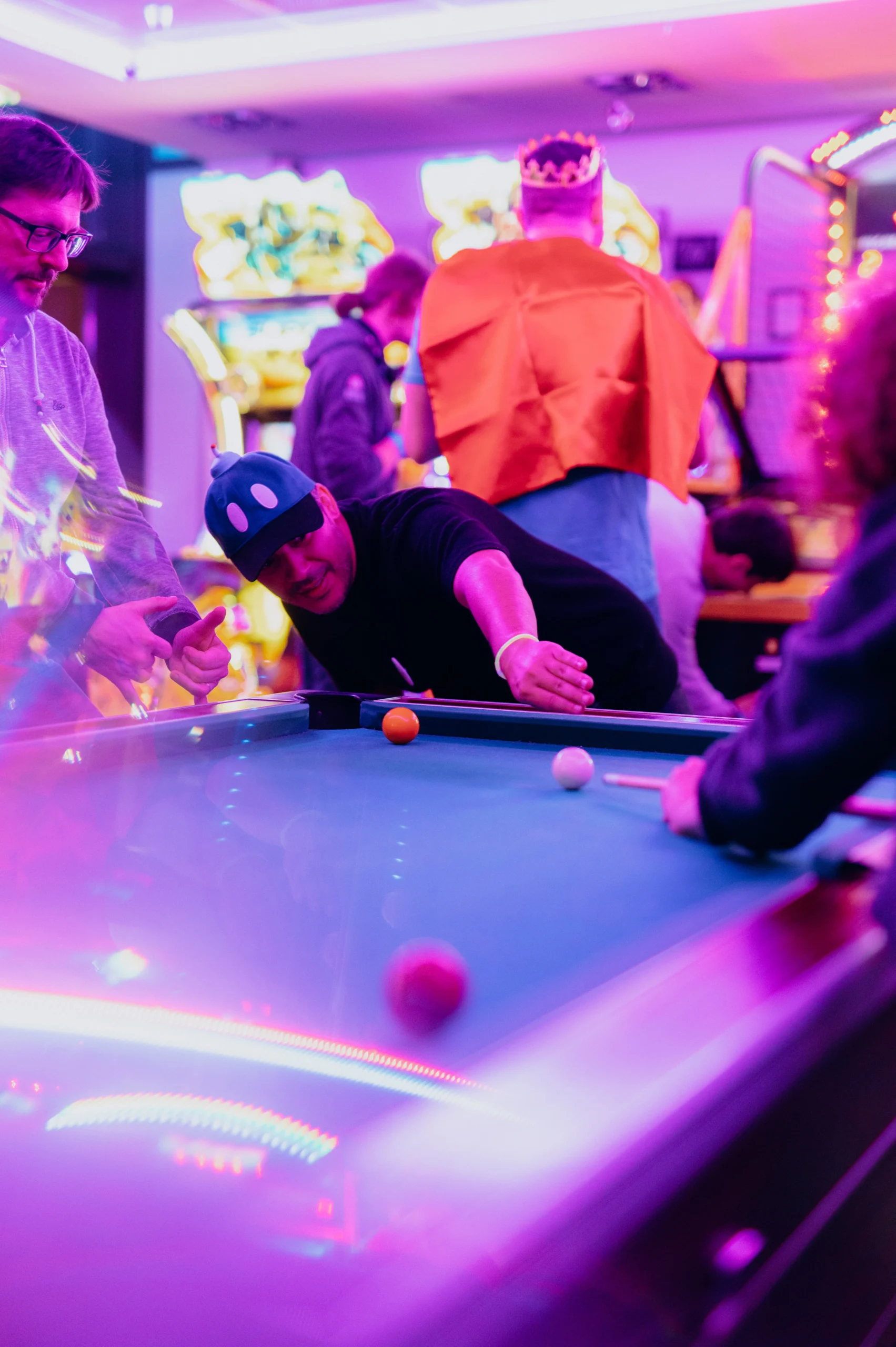 Mixed arcade game format Montreal gaming module integrated into company day program · INNOV'events