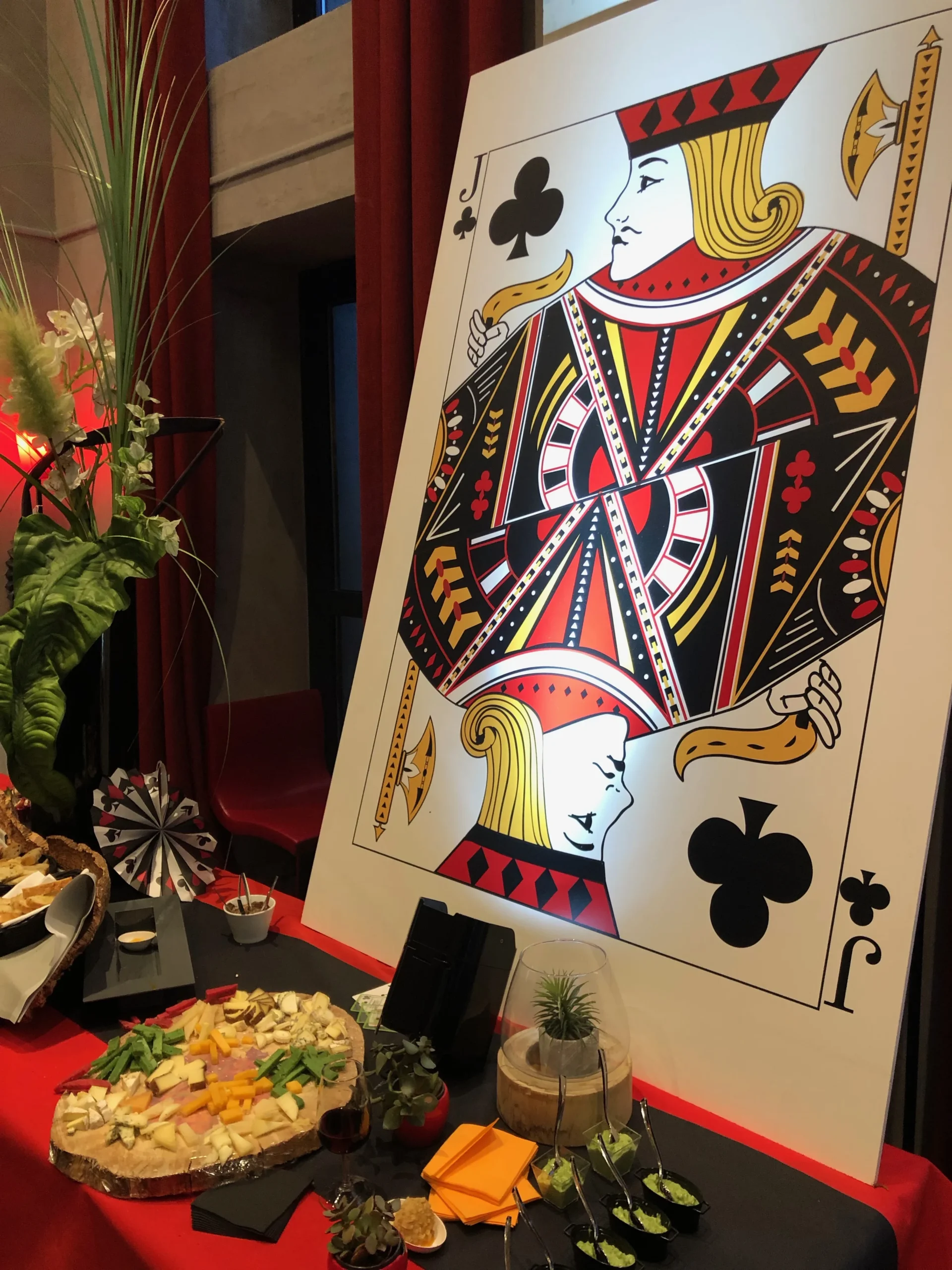 Corporate wine casino Laval, evening close with podium and champagne · INNOV'events
