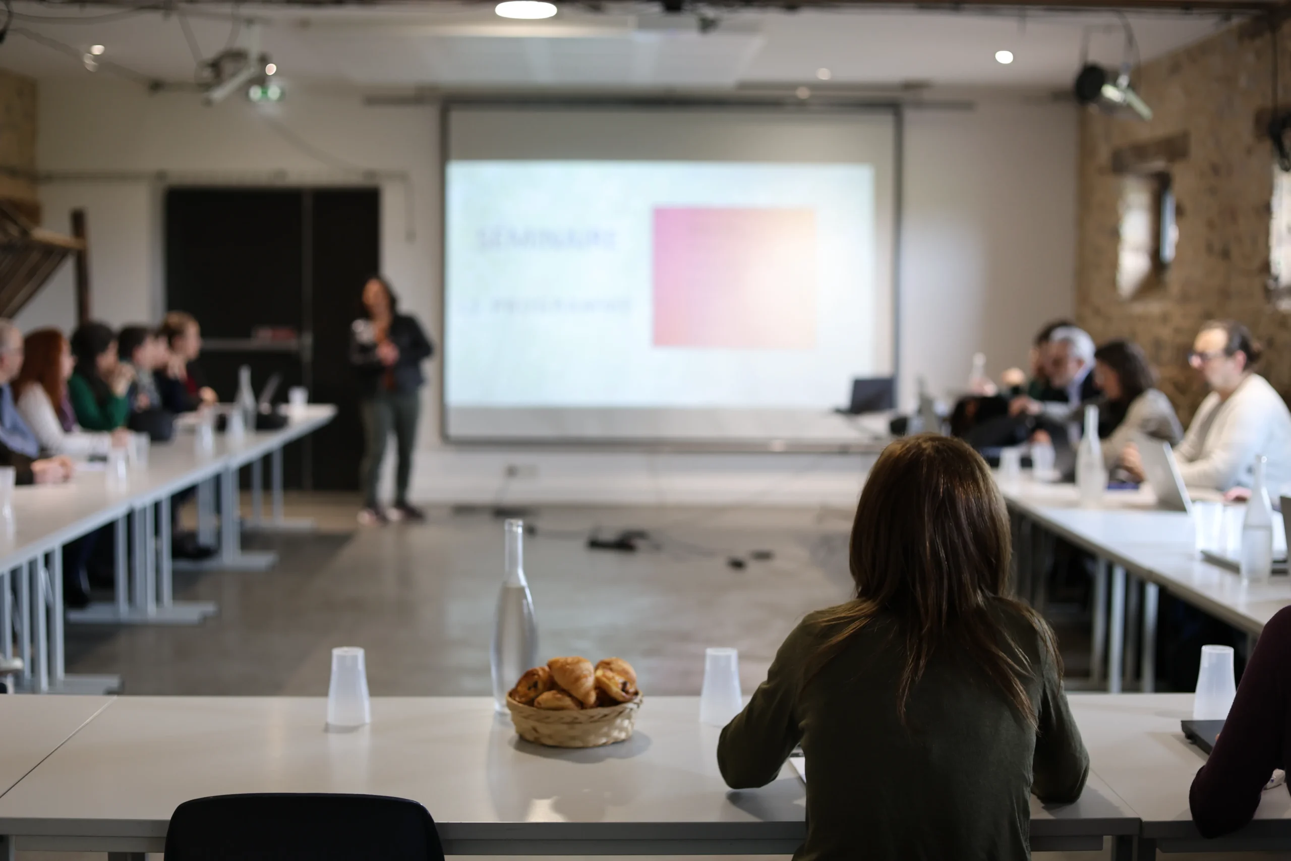 Corporate meeting room rental Laval evening networking event · INNOV'events